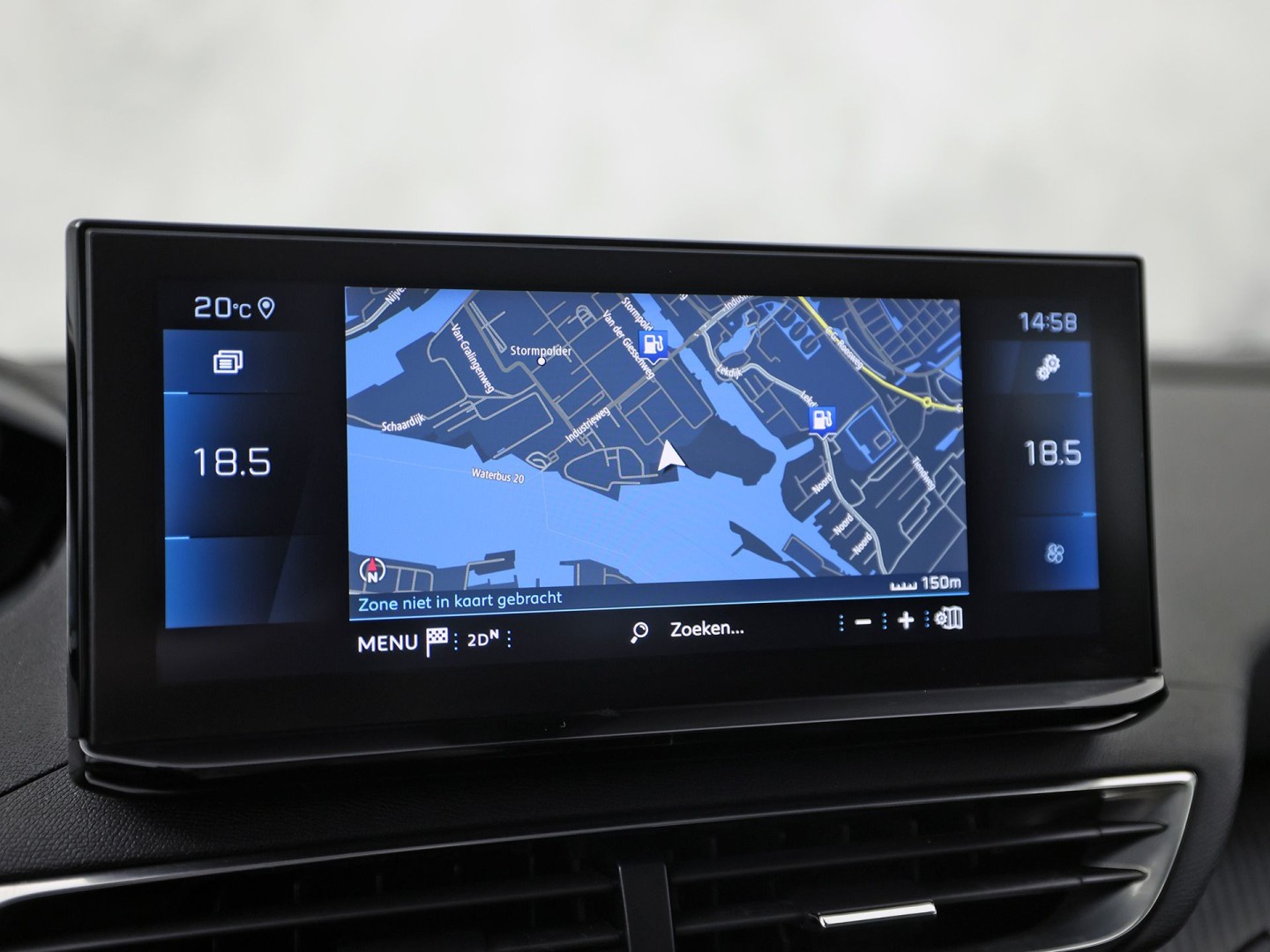 Peugeot 3008 1.2 PureTech Premium Automaat (APPLE CARPLAY, NAP, GROOT NAVI, 360 CAMERA, TREKHAAK, SPORTSTOELEN, LANE ASSIST, CRUISE, NIEUWSTAAT)