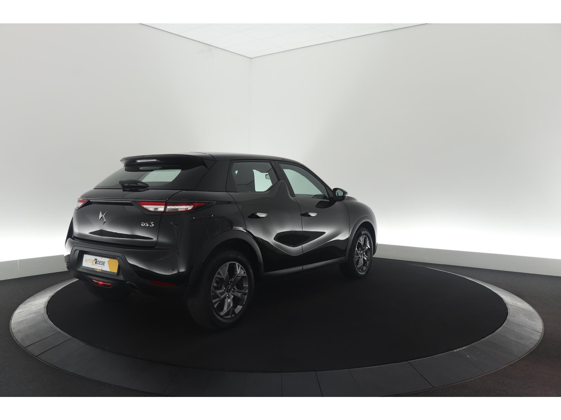 DS 3 Crossback PureTech 100 Montmartre | Parkeersensoren | Apple Carplay | Allseason Banden | Navigatie | Climate Control