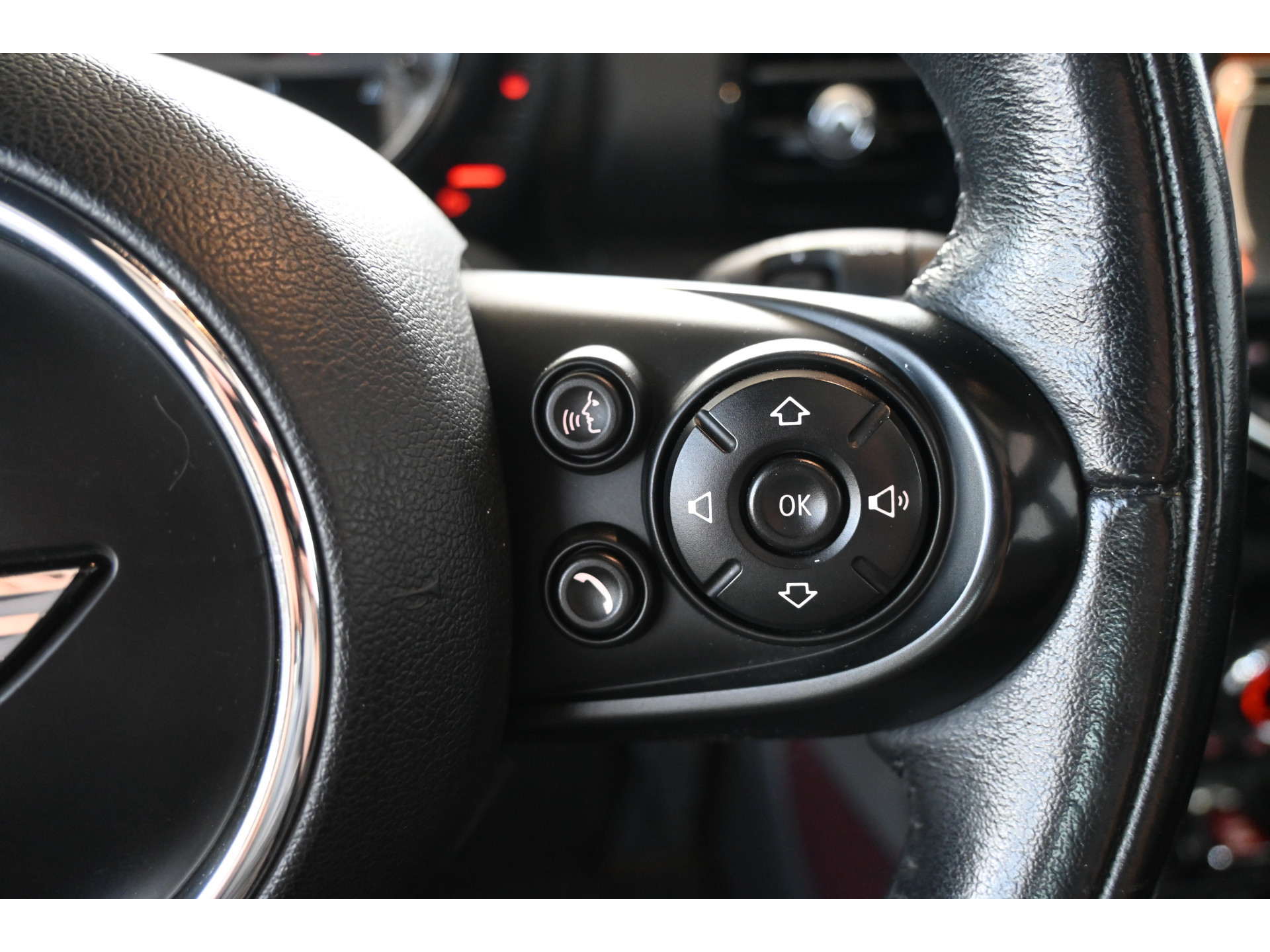 MINI Clubman 1.5 Salt Business Automaat Navigatie Panoramadak Goed Onderhouden! Inruil Mogelijk!