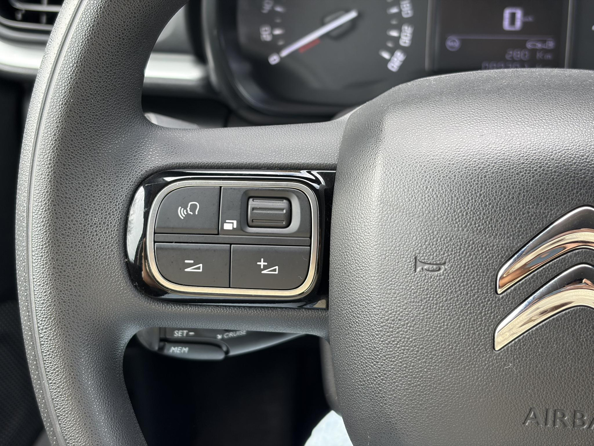 Citroen C3 1.2 PureTech Feel Edition 2e Eigenaar,Navi,Carplay,Clima,Cruise,Pdc,Rijstrooksensor,Lm velgen,N.A.P,Net beurt gehad,Bj 12-2017,Apk tot 02-2027