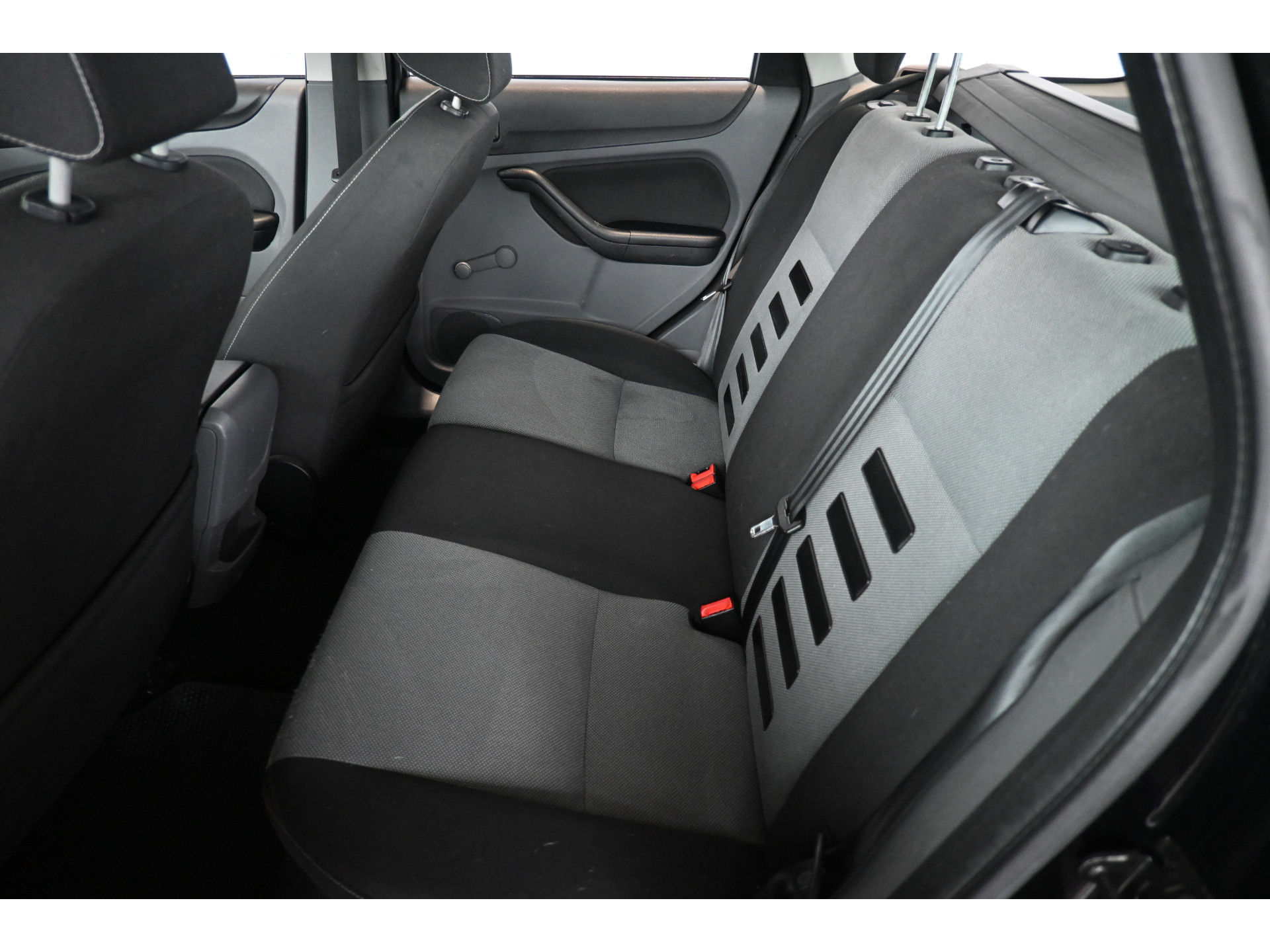 Ford Focus Wagon 1.6 Comfort Airco Cruise control Elektrisch pakket Rijklaarprijs! Inruil Mogelijk!