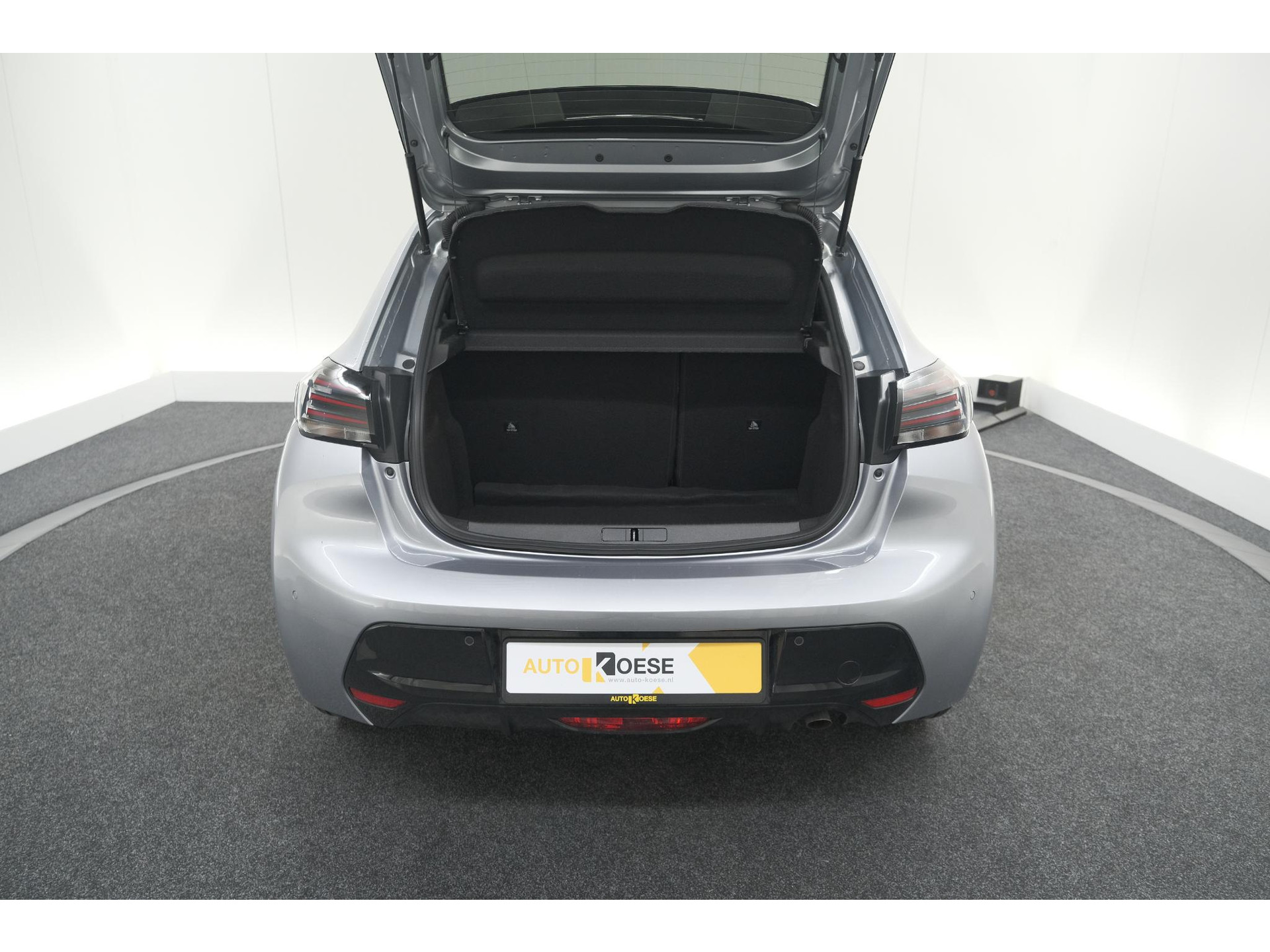 Peugeot 208 PureTech 100 Allure Pack | NIEUW MODEL | Apple CarPlay | Parkeersensoren | Climate Control