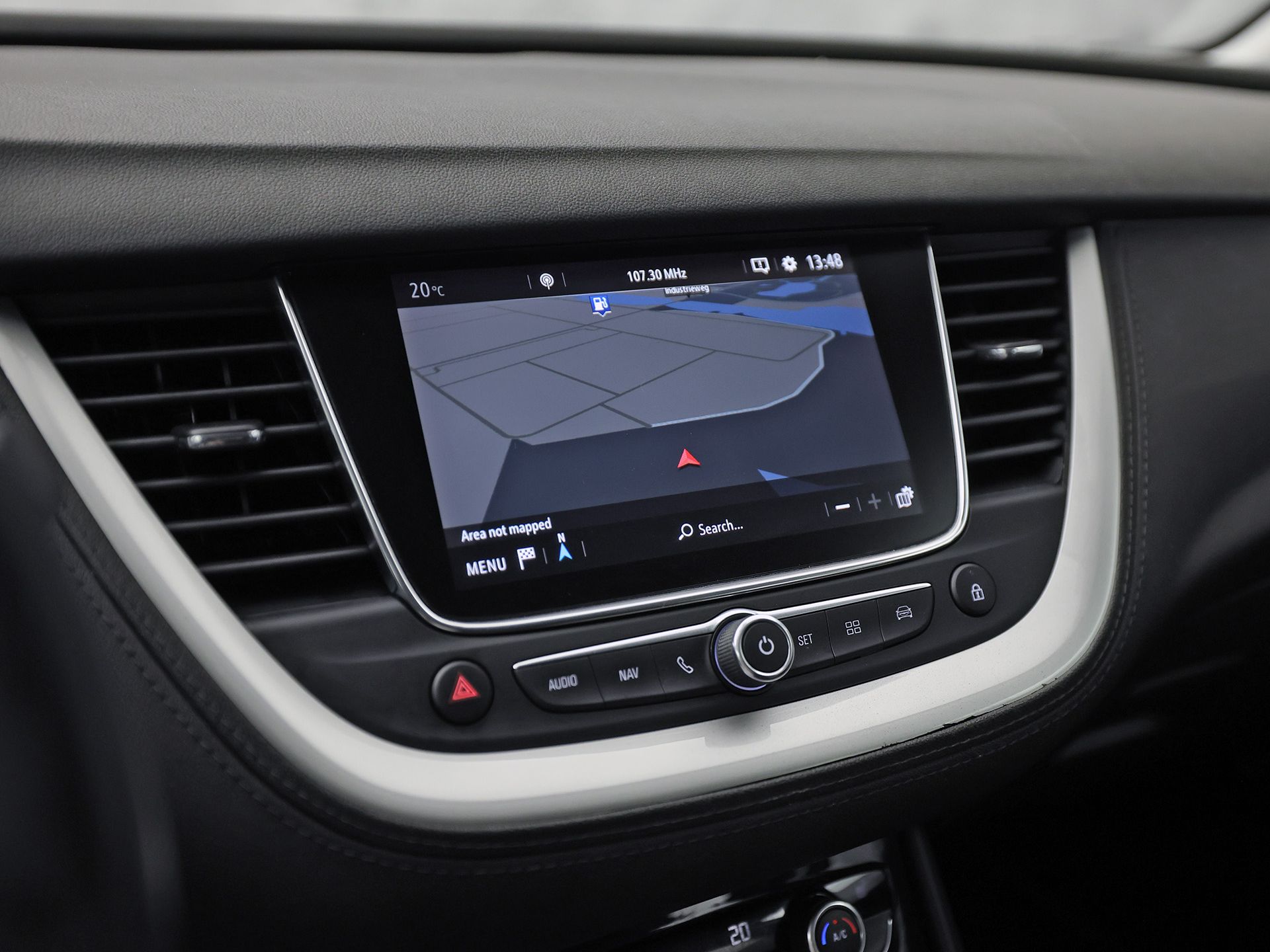 Opel Grandland X 1.2 Turbo Sport Automaat (APPLE CARPLAY, GROOT NAVI, CLIMATE, STUUR/STOELVERWARMING, SPORTSTOELEN, PARKEERSENSOREN, GETINT GLAS, CRUISE, NIEUWSTAAT)