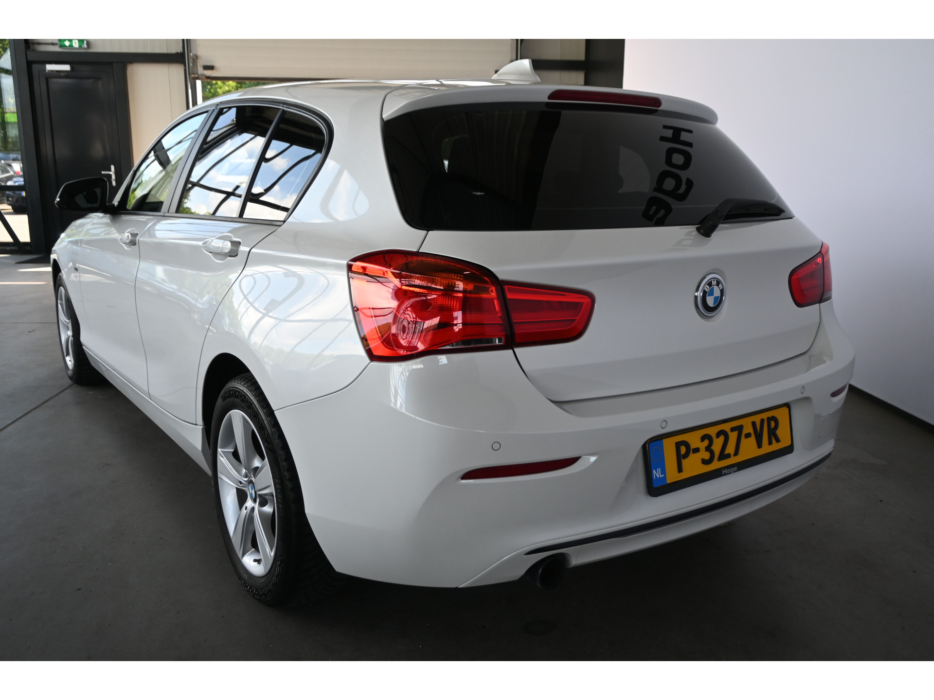 BMW 1-serie 116i Sport Cima Navigatie Pdc Cruise Control LED Stoelverwarming Inruil Mogelijk!
