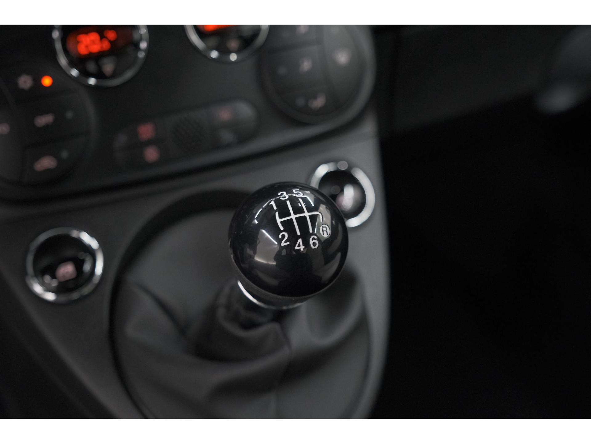 Fiat 500 C 1.0 Hybrid Dolcevita | Elektrisch Vouwdak | Apple Carplay | Parkeersensoren | Climate Control