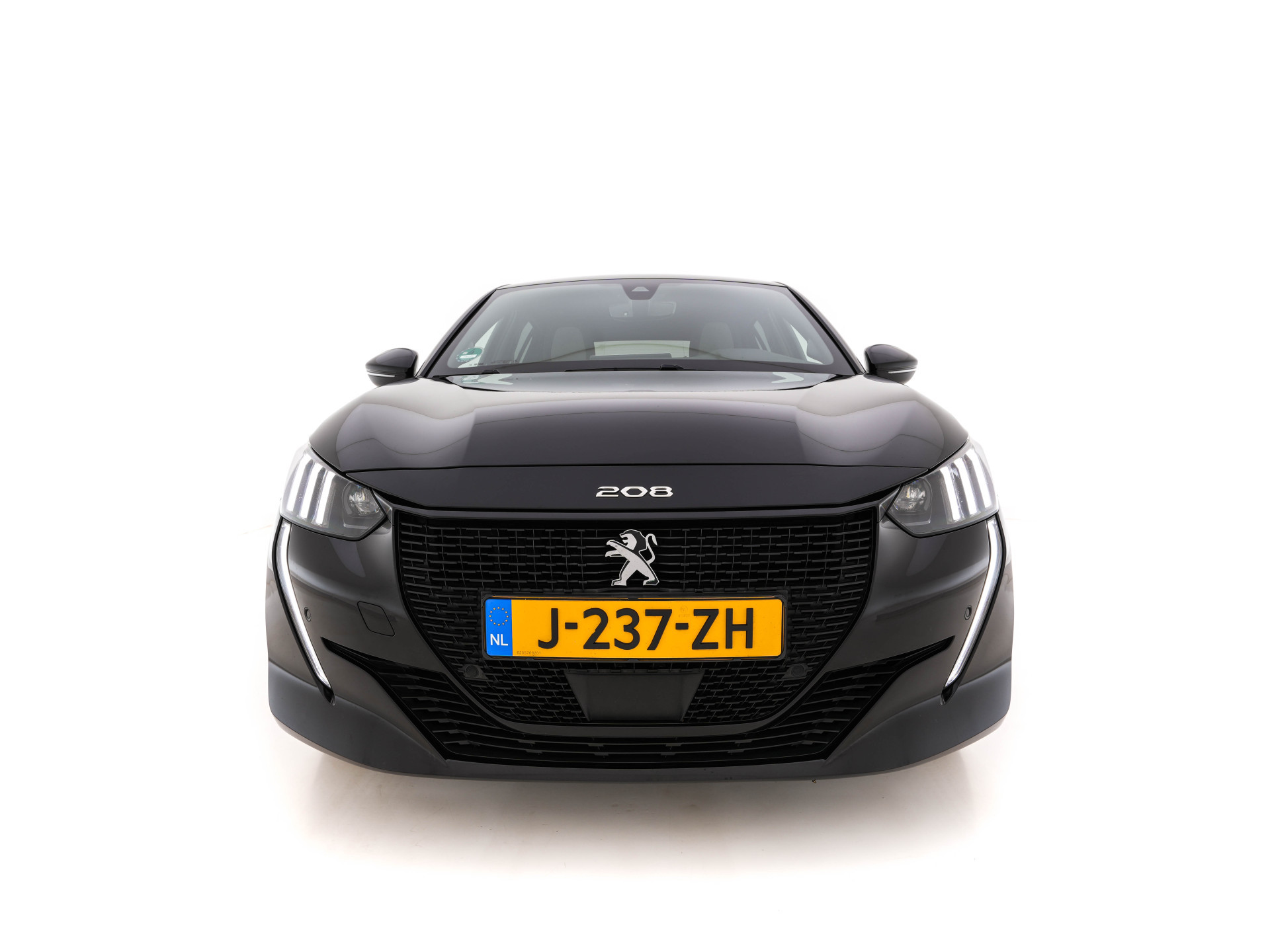 Peugeot e-208 EV GT-Line 350 50 kWh [ 3-Fase ] {SOH-90%} (INCL-BTW) *FULL-LED | DIGI-COCKPIT | BLINDSPOT | CAMERA | LEATHER-ALCANTARA | NAVI-FULLMAP | LANE-ASSIST | KEYLESS | DAB | CCS-FASTLOADER | HEATED-SPORTSEATS | AMBIENT-LIGHT | 17"ALU*