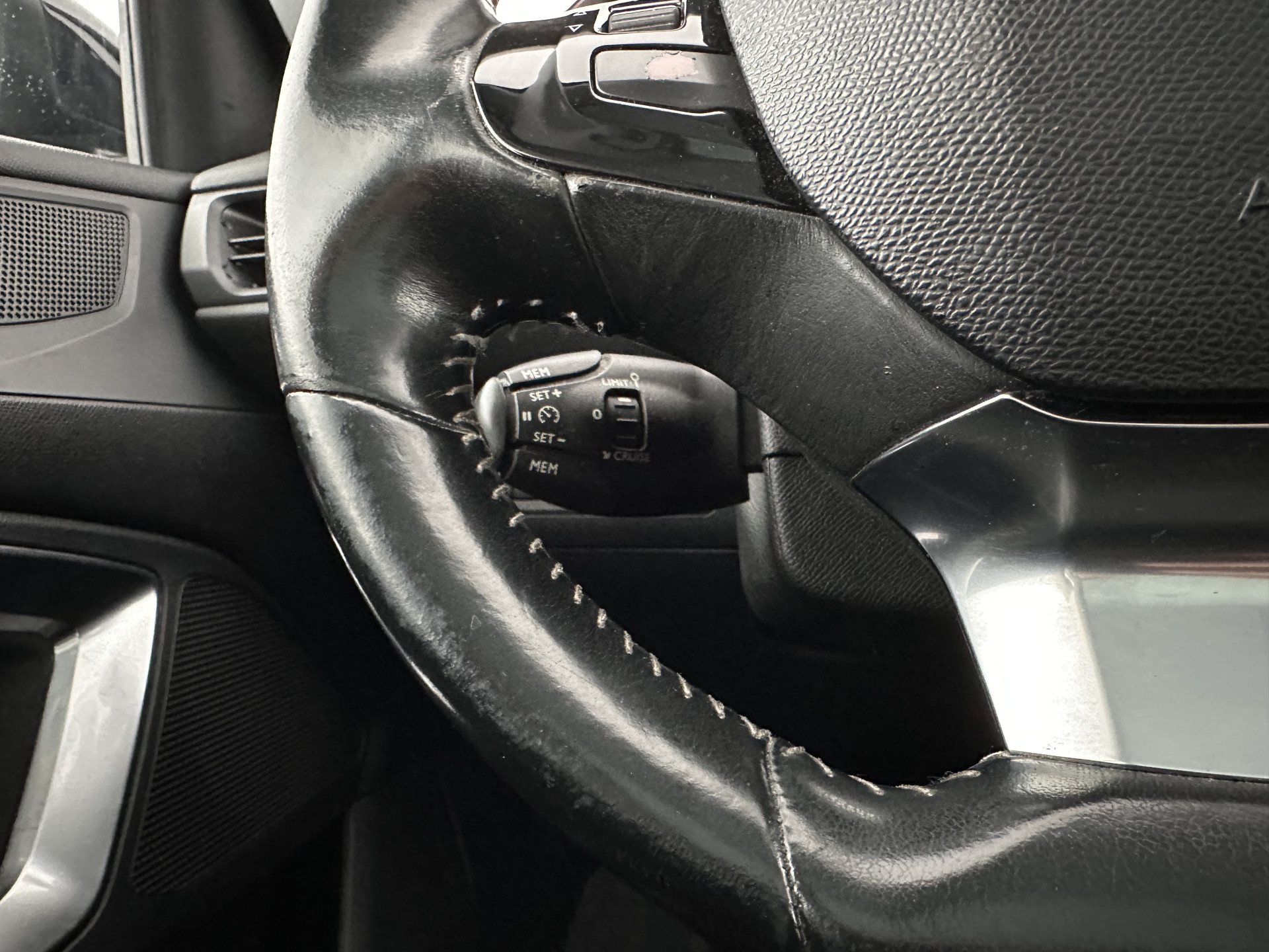 Peugeot 308 SW 1.6 BlueHDI Blue Lease Limited *PANO | NAVI-FULLMAP | CAMERA | COMFORTSEATS | ECC | PDC | CRUISE | TOWBAR*