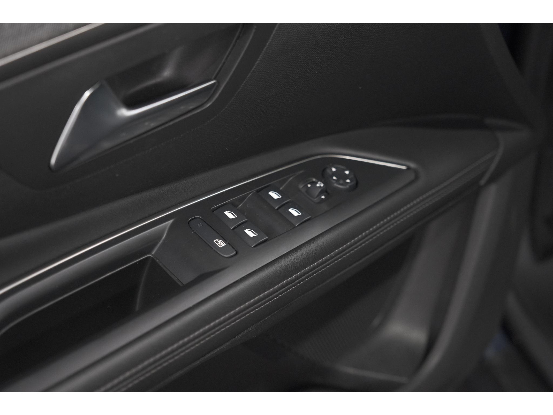 Peugeot 5008 PureTech 130 EAT8 Crossway | Trekhaak | Camera | Navigatie | Apple Carplay