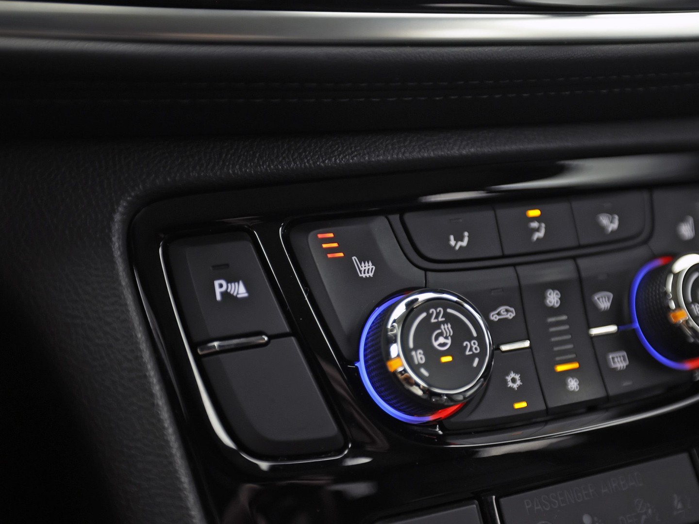 Opel Mokka X 1.4 Turbo Innovation Sport (GROOT NAVI, APPLE CARPLAY, STUUR/STOELVERWARMING, TREKHAAK, LEDER, CRUISE, LM VELGEN, NIEUWE APK)