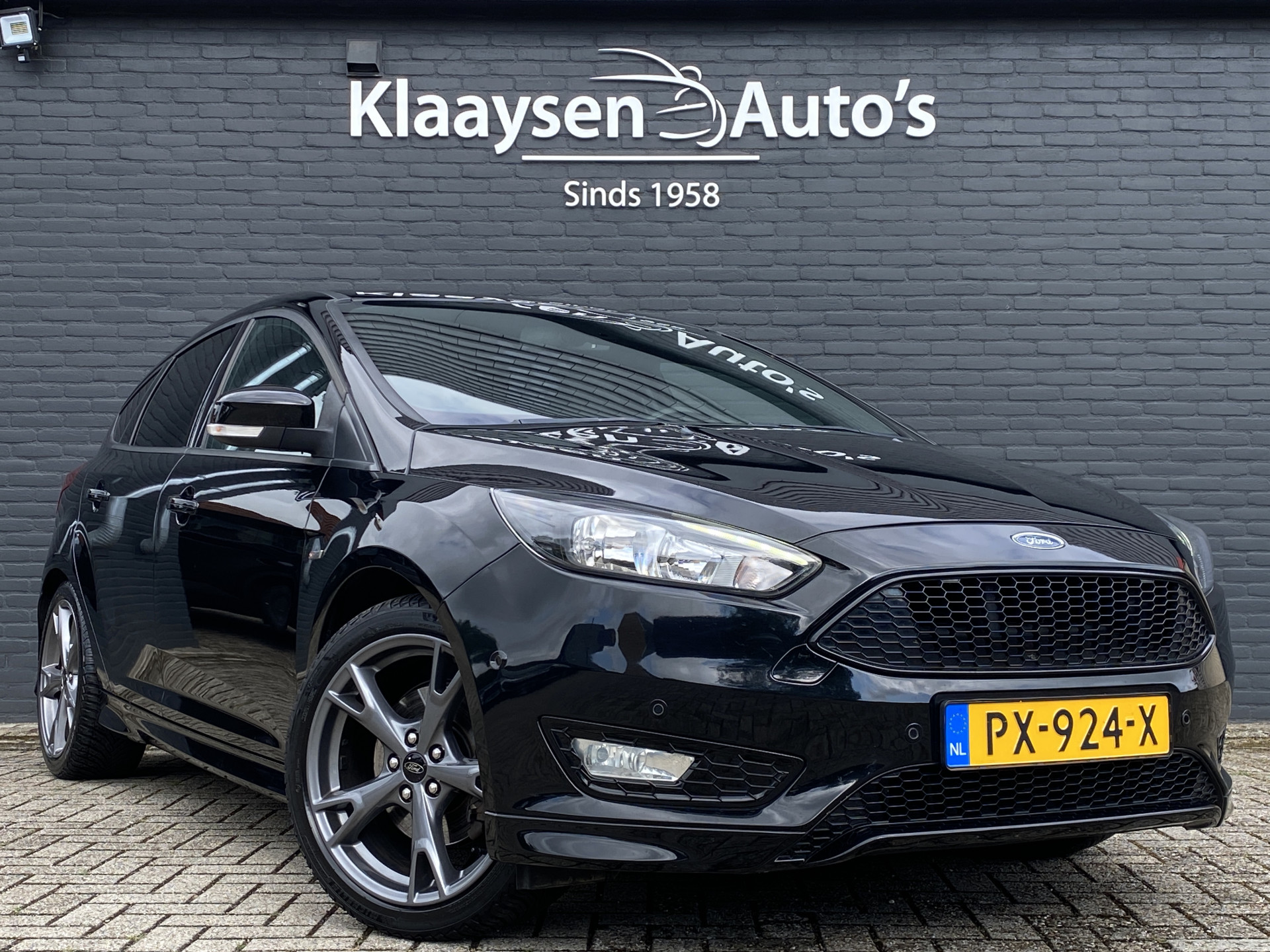 Ford Focus 1.5 ST-Line 150 pk | navigatie | cruise control | trekhaak | all season banden | carplay | parkeersensoren