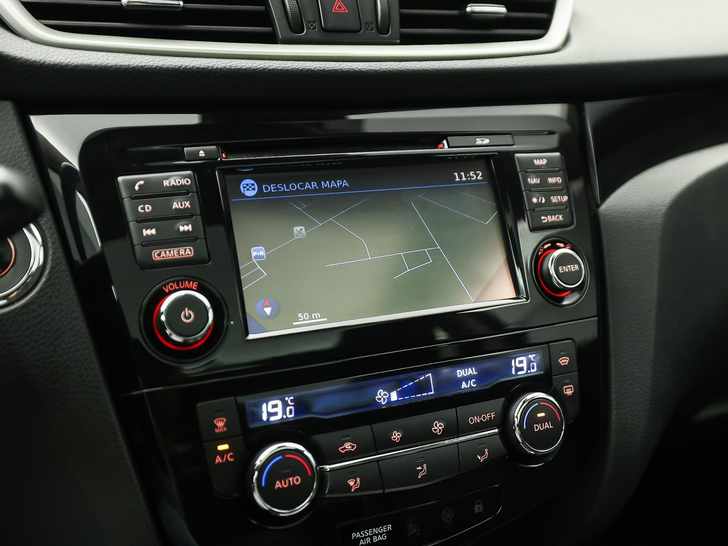 Nissan Qashqai 1.6 Tekna Sport (PANORAMADAK, NAVIGATIE, 360 CAMERA, LEDER, ELEK SPORTSTOELEN, GETINT GLAS, CRUISE, NIEUWSTAAT)