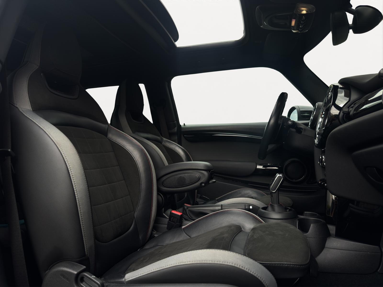 MINI 3-Deurs 2.0 Cooper S 192PK John Cooper Works Pano Schaalstoelen