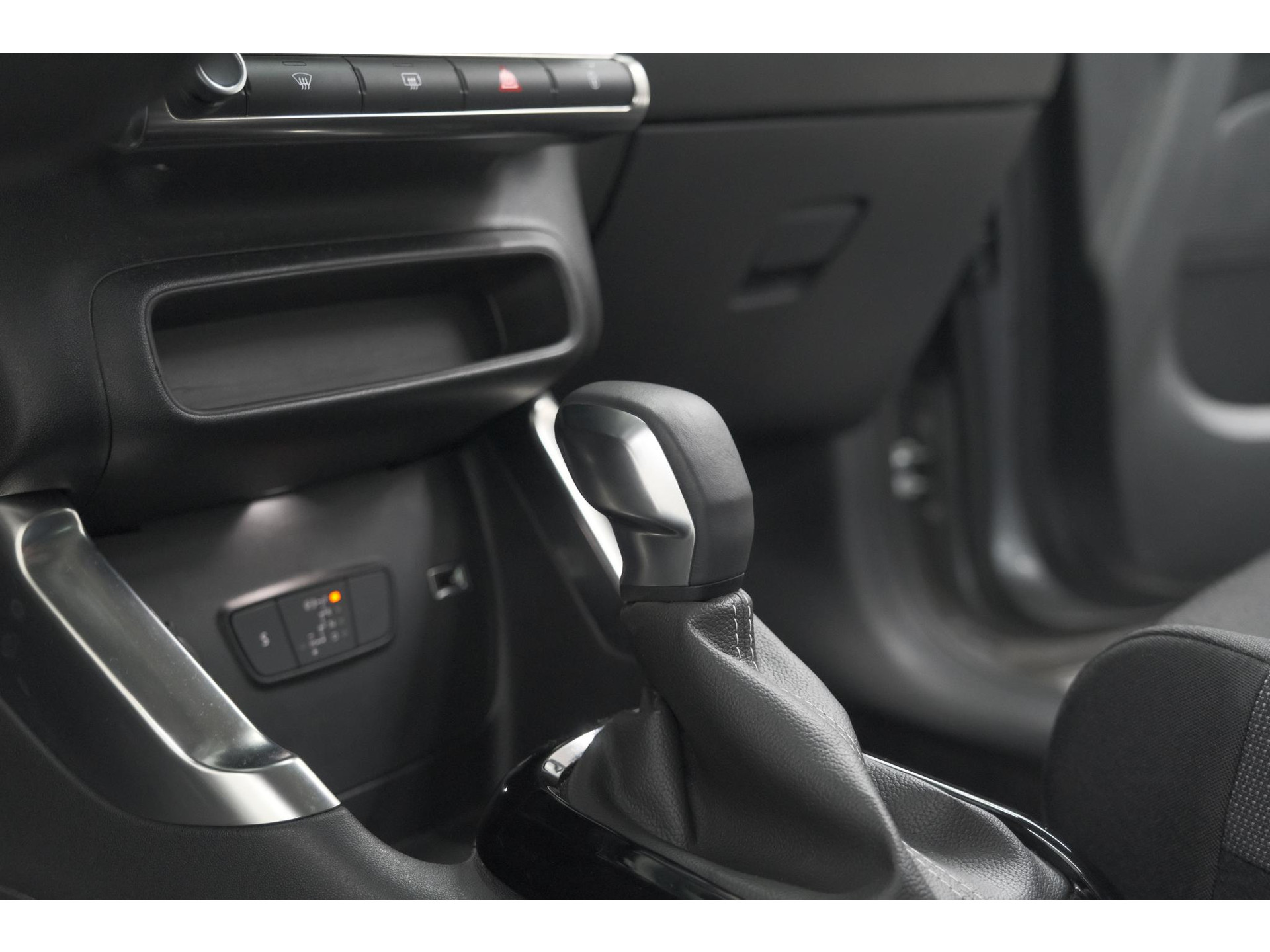 Citroen C3 Aircross PureTech 130 EAT6 Plus | Stoelverwarming | Apple Carplay | Parkeersensoren