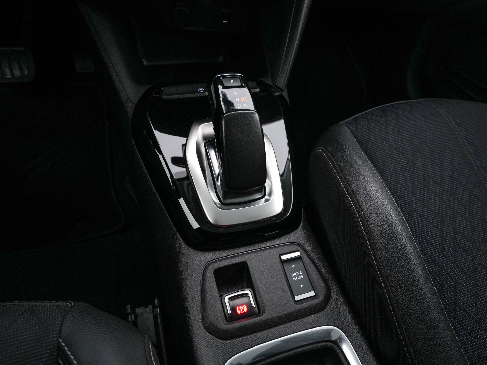 Opel Corsa-e Elegance 50 kWh [3-Fase-] {SOH-90%} (INCL-BTW) Aut.*FULL-LED | DIGI-COCKPIT | LEATHER-MICROFIBRE | CARPLAY | CAMERA | ECC | KEYLESS | CRUISE | DAB | 16'' ALU*