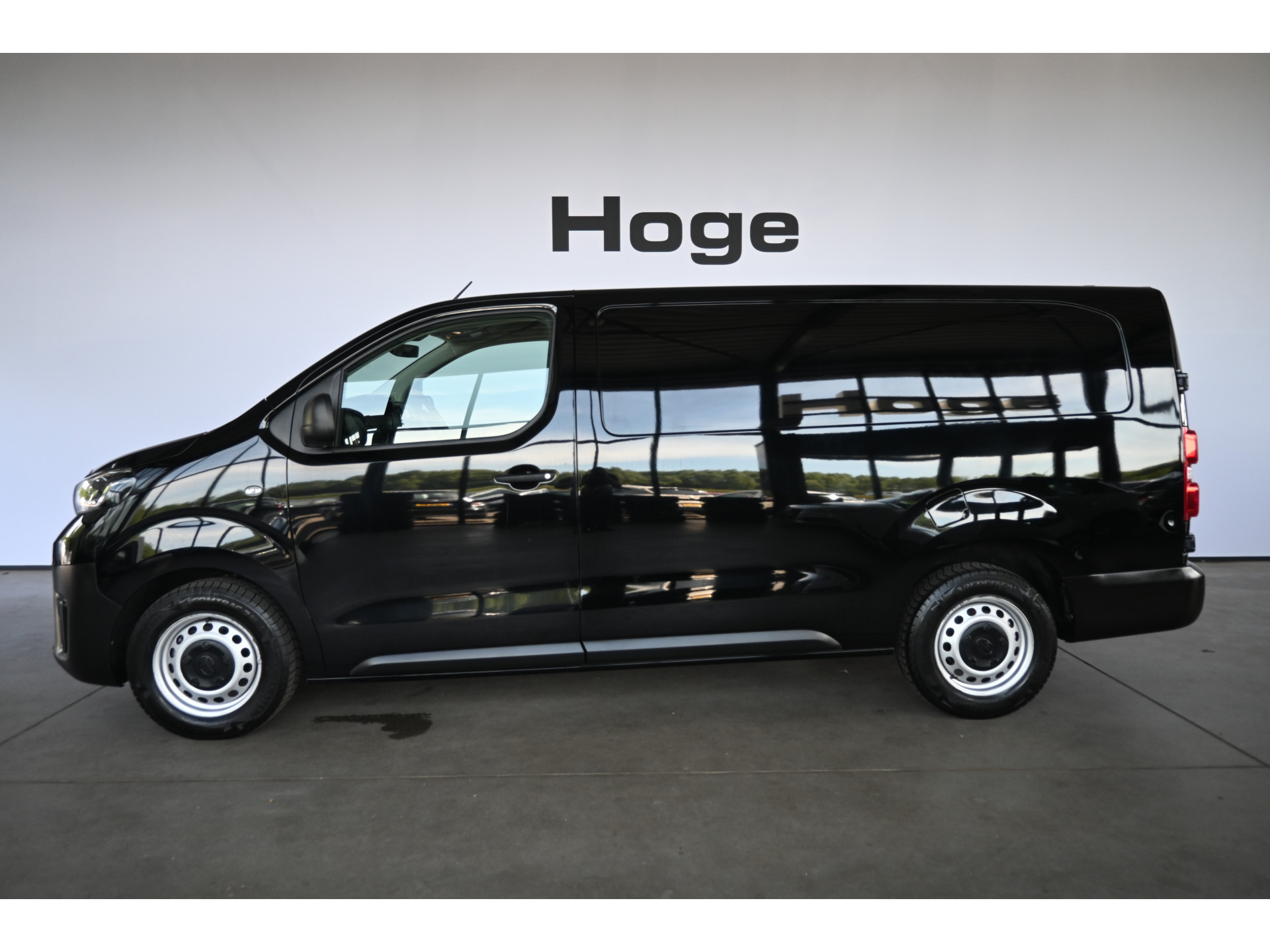 Toyota PROACE Worker 2.0 D-4D Navigator Long Automaat Clima Navigatie Stoelverwarming Rijklaarprijs! Inruil Mogelijk!