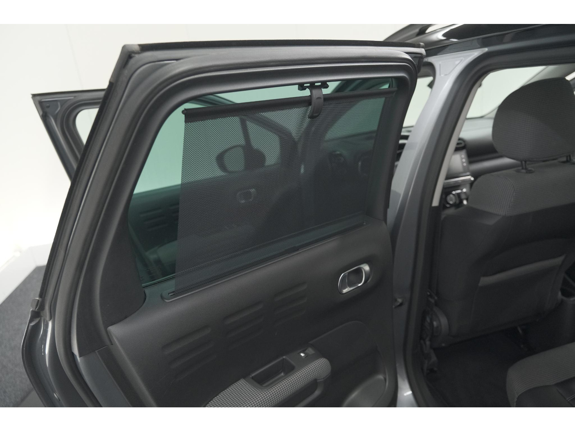 Citroen C3 Aircross PureTech 110 EAT6 Shine | Trekhaak | Panoramadak | Head-Up Display | Camera | Navigatie