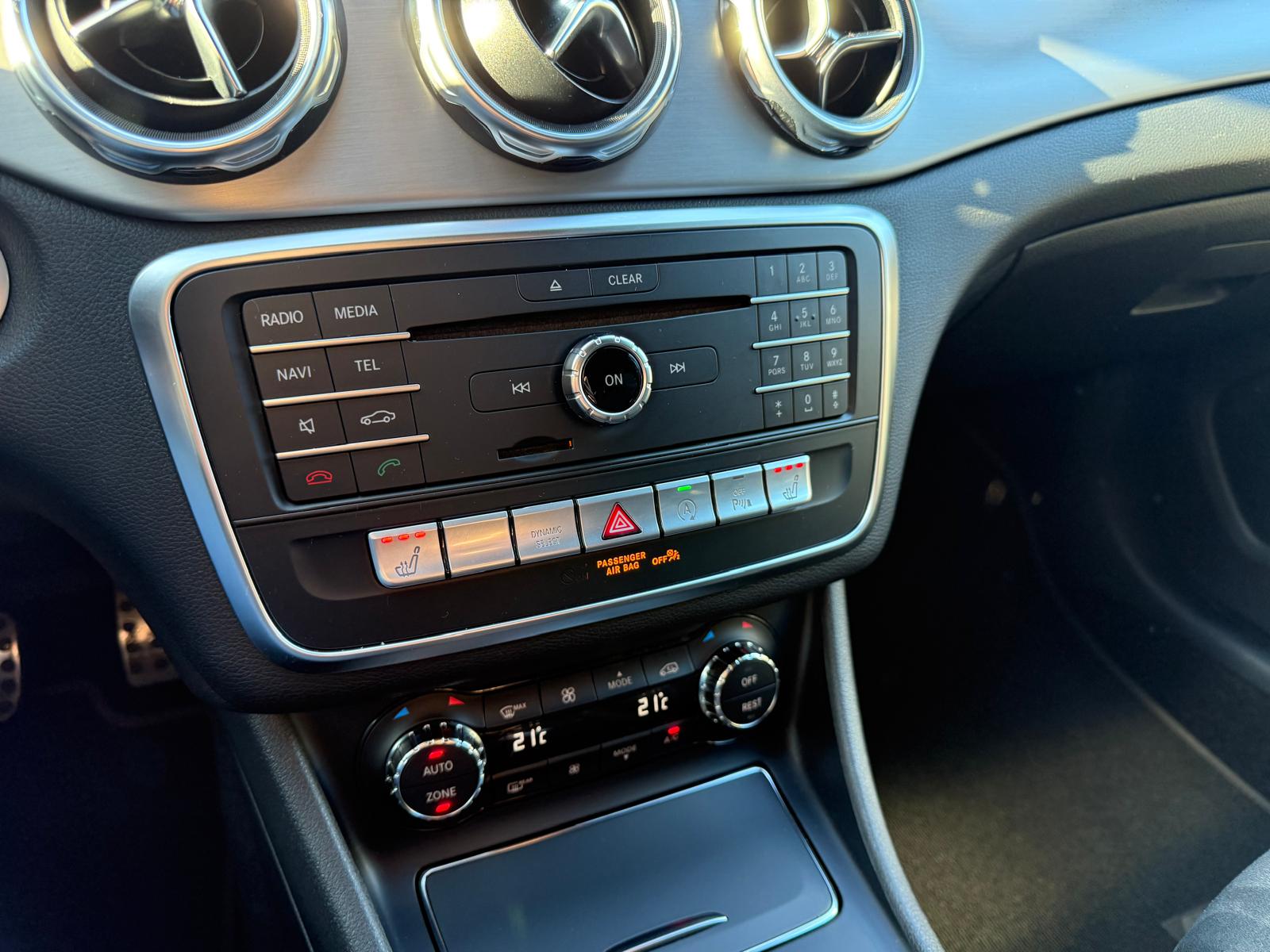 Mercedes-Benz GLA-klasse 180 Business Solution AMG | 2E EIGENAAR | 3/6/12MND GARANTIE | LED | CARPLAY | CRUISE | AUTOMAAT | STOELVERWARMING |