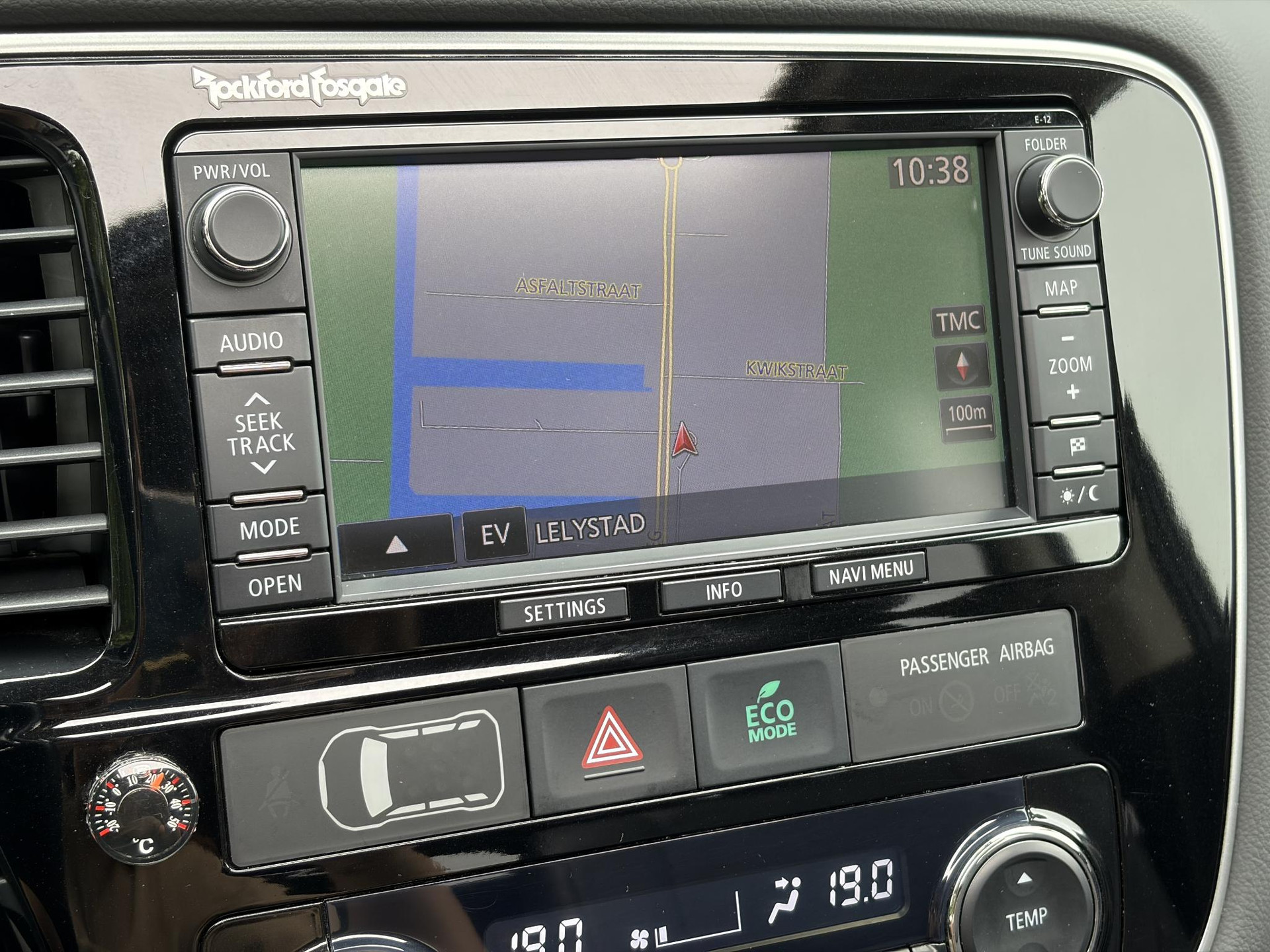 Mitsubishi Outlander 2.0 PHEV Executive Edition Trekhaak,Schuifdak,Leder,Stoelverw-Koeling,Camera,Navi,Keyless,Clima,Cruise,Lm velgen,Pdc,V+A,Rijstrooksensor,Extra velgen,N.A.P,Nieuwe Apk bij Aflevering