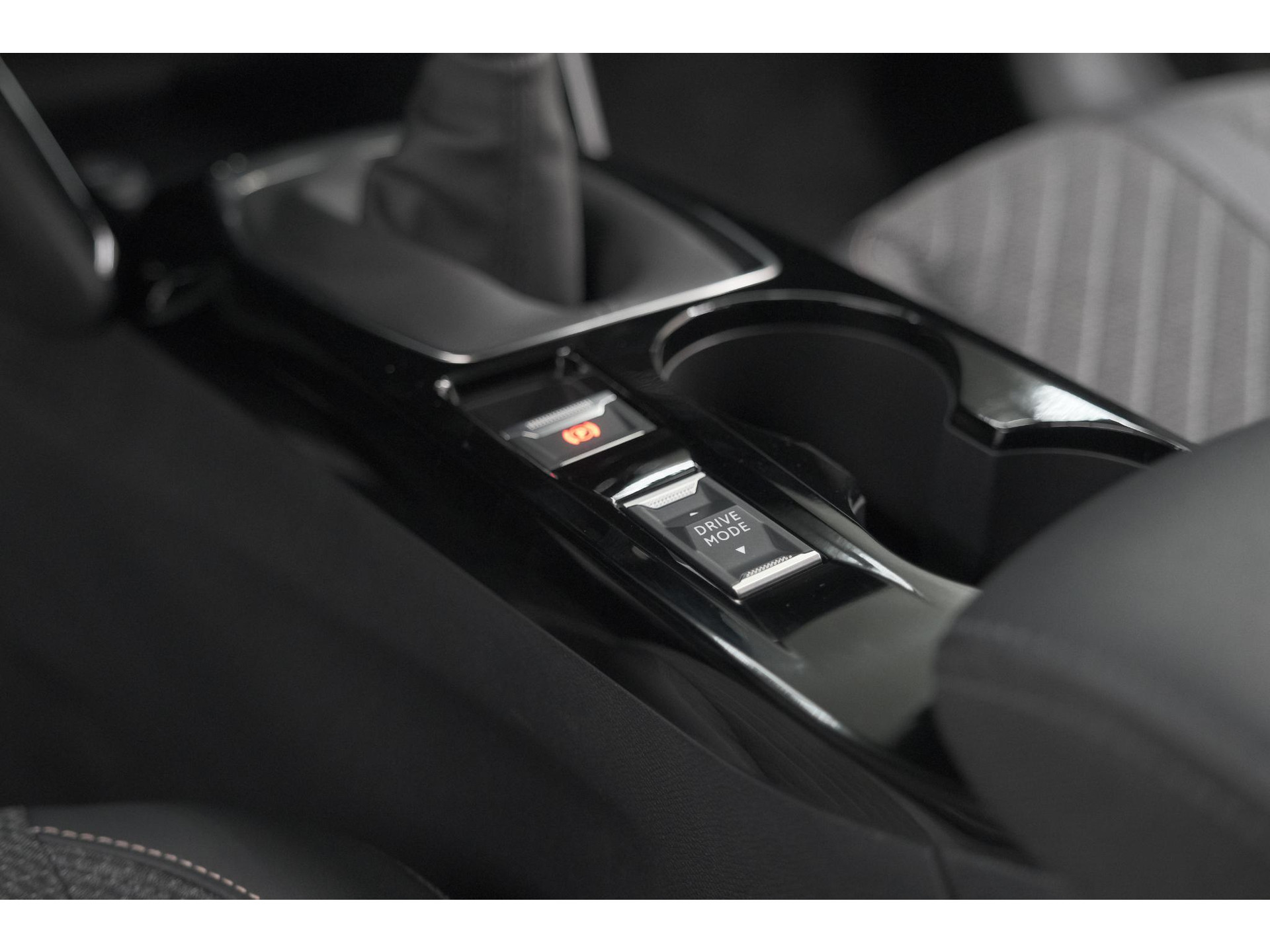 Peugeot 208 PureTech 100 Allure | Apple Carplay | Parkeersensoren | Climate Control