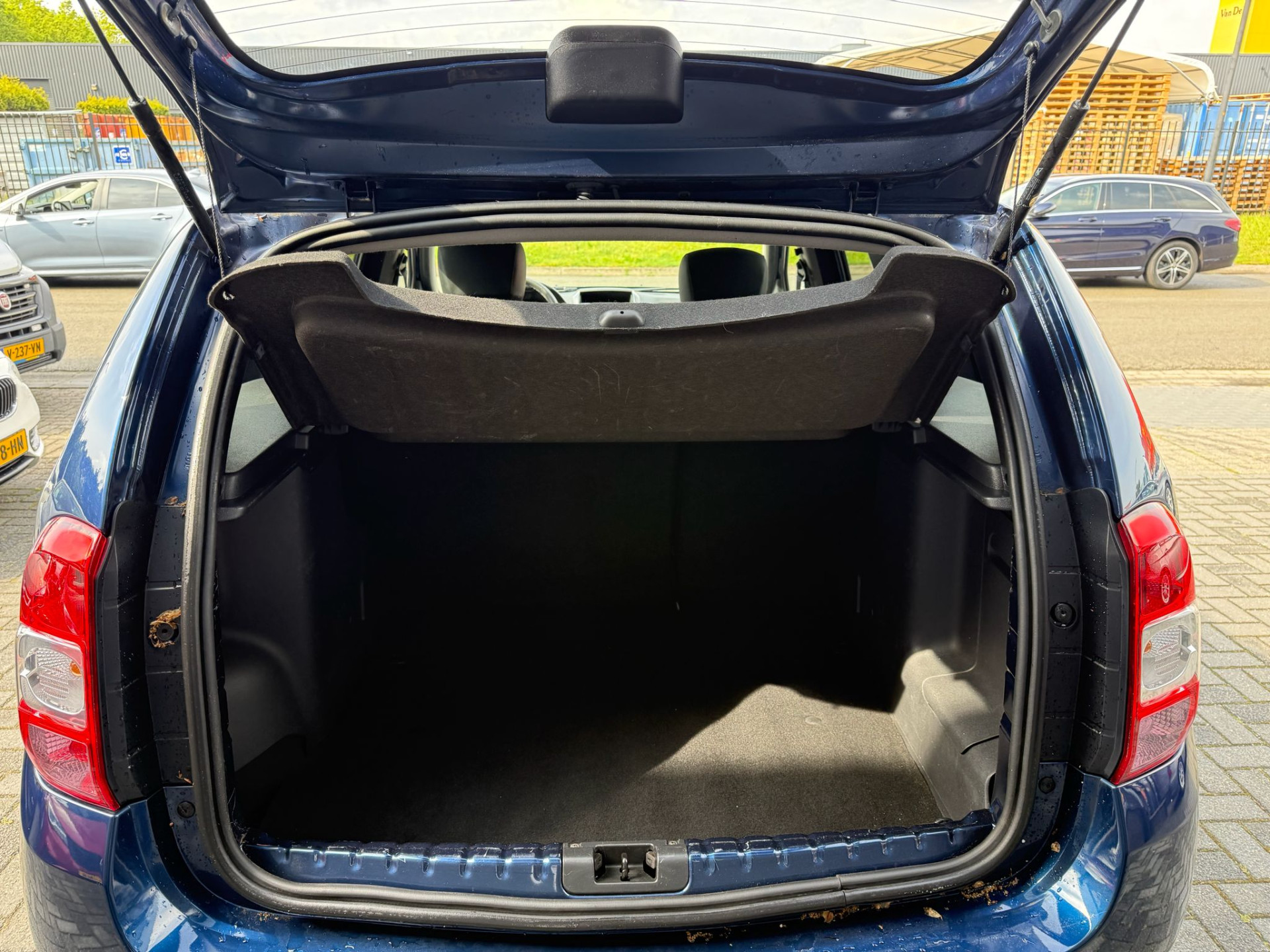 Dacia Duster 1.2 TCe 4x2 Blackshadow | 1E EIGENAAR | 3/6/12MND GARANTIE | CRUISE | NAVI | DAB | AIRCO | LMV | ELECRAMEN |