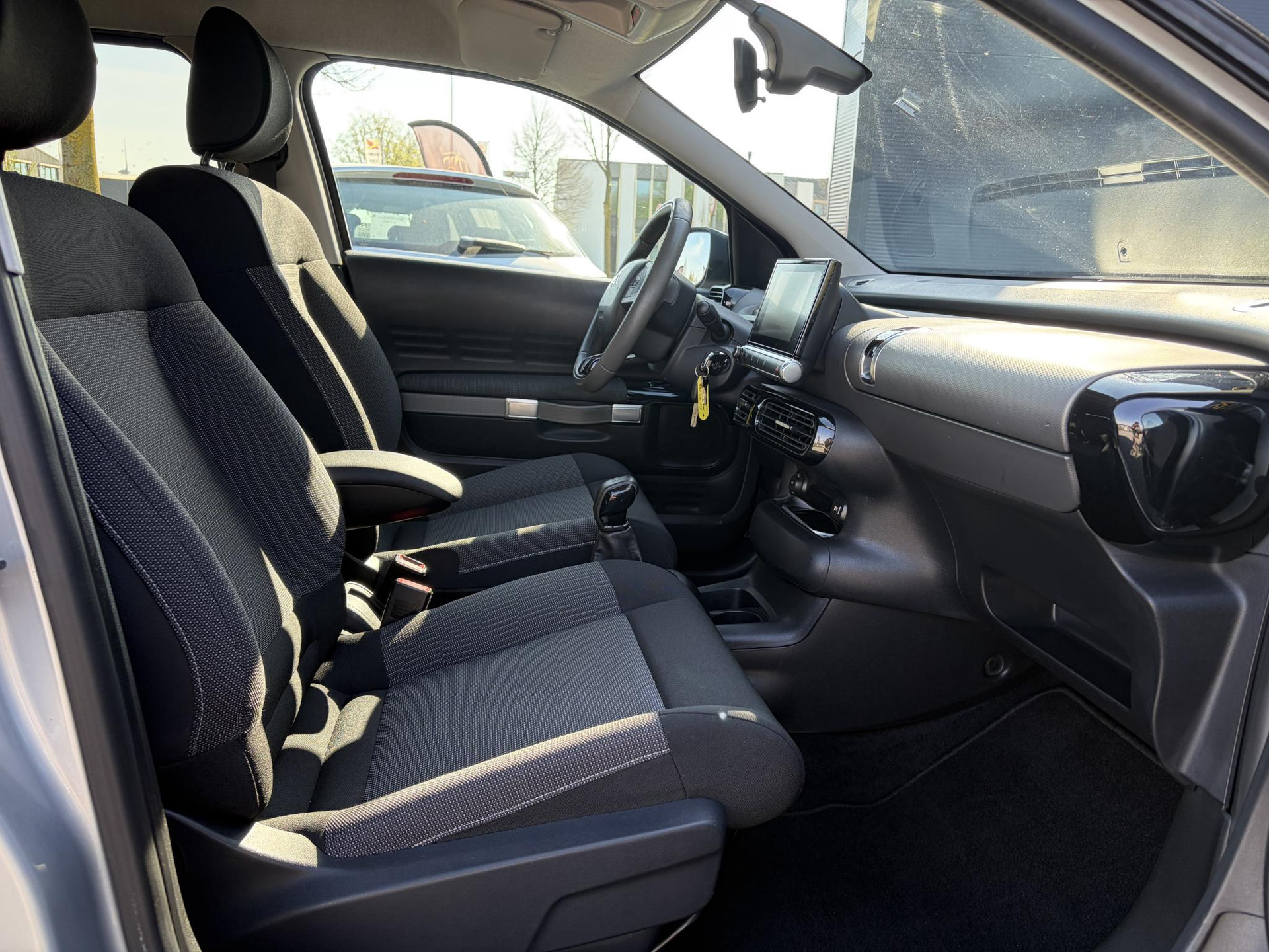 Citroen C4 Cactus 1.2 PureTech Shine 2e Eigenaar,Camera,Navi,Trekhaak,Pdc,Dealer Onderhouden,N.A.P,Lm velgen,Bj 12-2016,Apk tot 02-2027