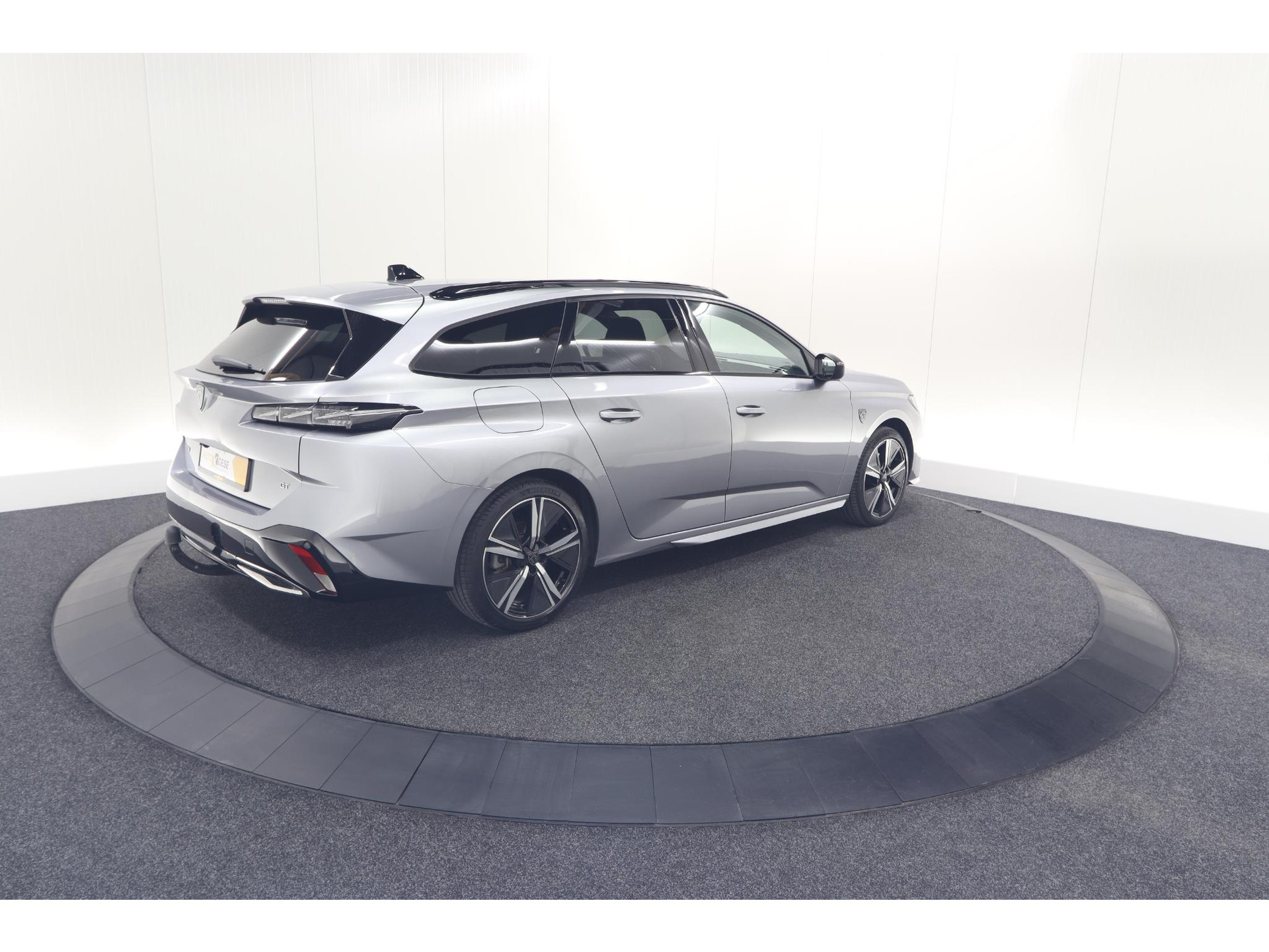 Peugeot 308 SW PureTech 130 EAT8 GT | Trekhaak | Stoelverwarming | Camera | Adaptieve Cruise Control