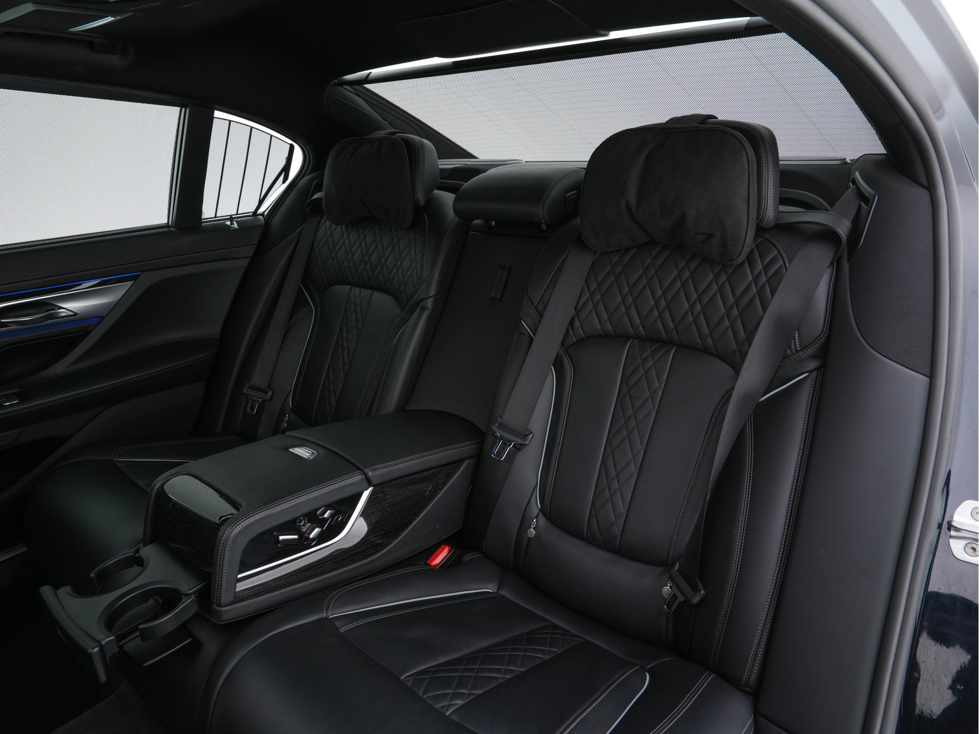 BMW 7-serie 750i Long M-Aerodynamic xDrive High Executive Aut. *PANO | DESIGN-LEATHER | LASER-LED | SOFTCLOSE |TOPVIEW | HARMAN/KARDON-SOUND | MEMORY-PACK | NAVI-FULLMAP | KEYLESS | ADAPTIVE-CRUISE | HEAD-UP | MASSAGE/HEATED/COOLED-COMFORT-SEATS | .