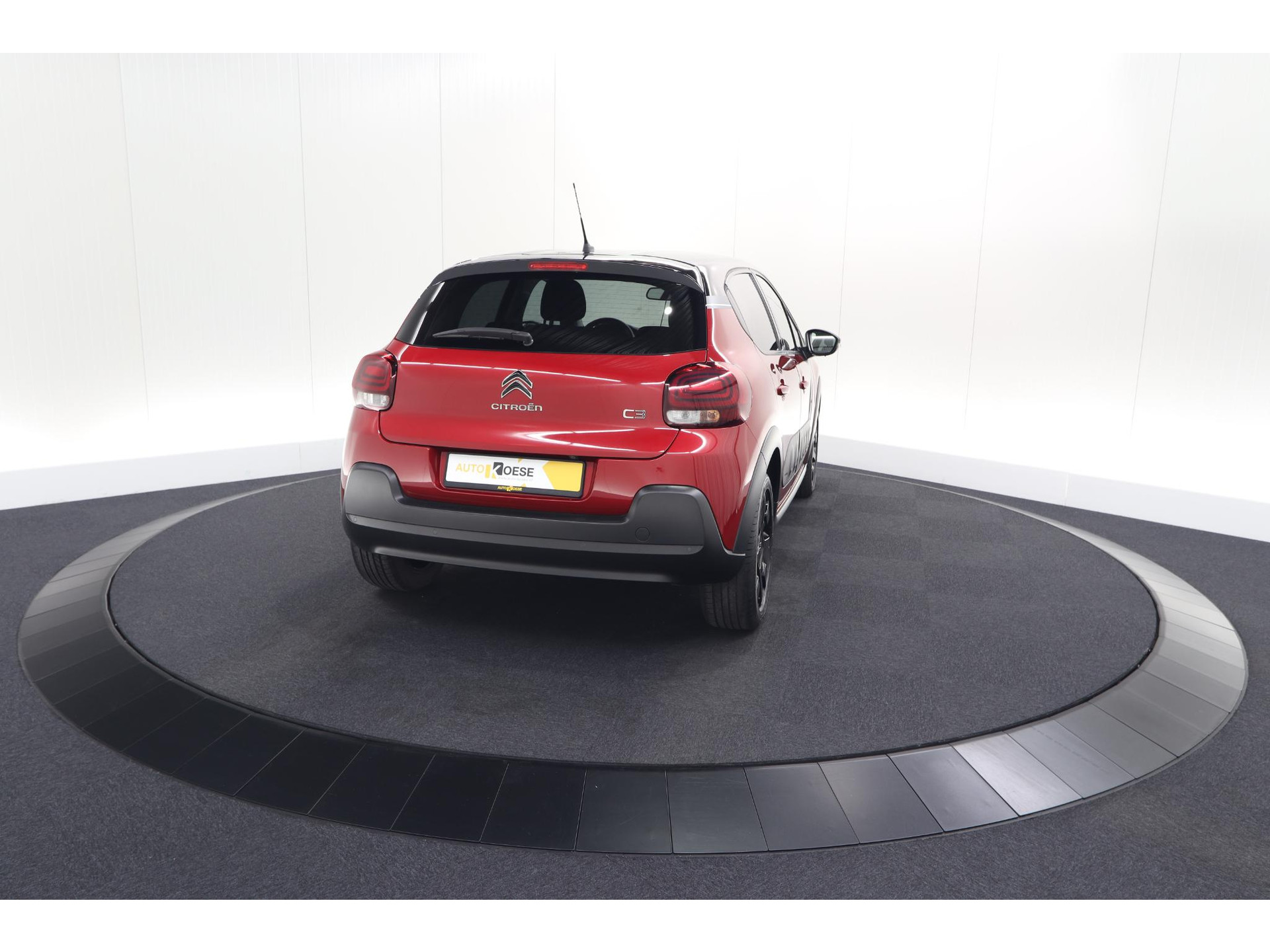 Citroen C3 PureTech 82 S&S Shine | Camera | Apple Carplay | Parkeersensoren | 16 Inch Velgen