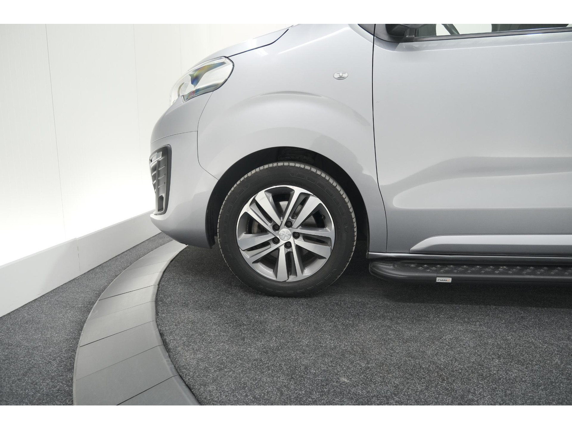 Peugeot Expert 2.0 BlueHDI 180 Automaat Standard Premium | Standkachel | Trekhaak | Head-Up Display | Camera | Apple Carplay | Laadruimte Betimmering