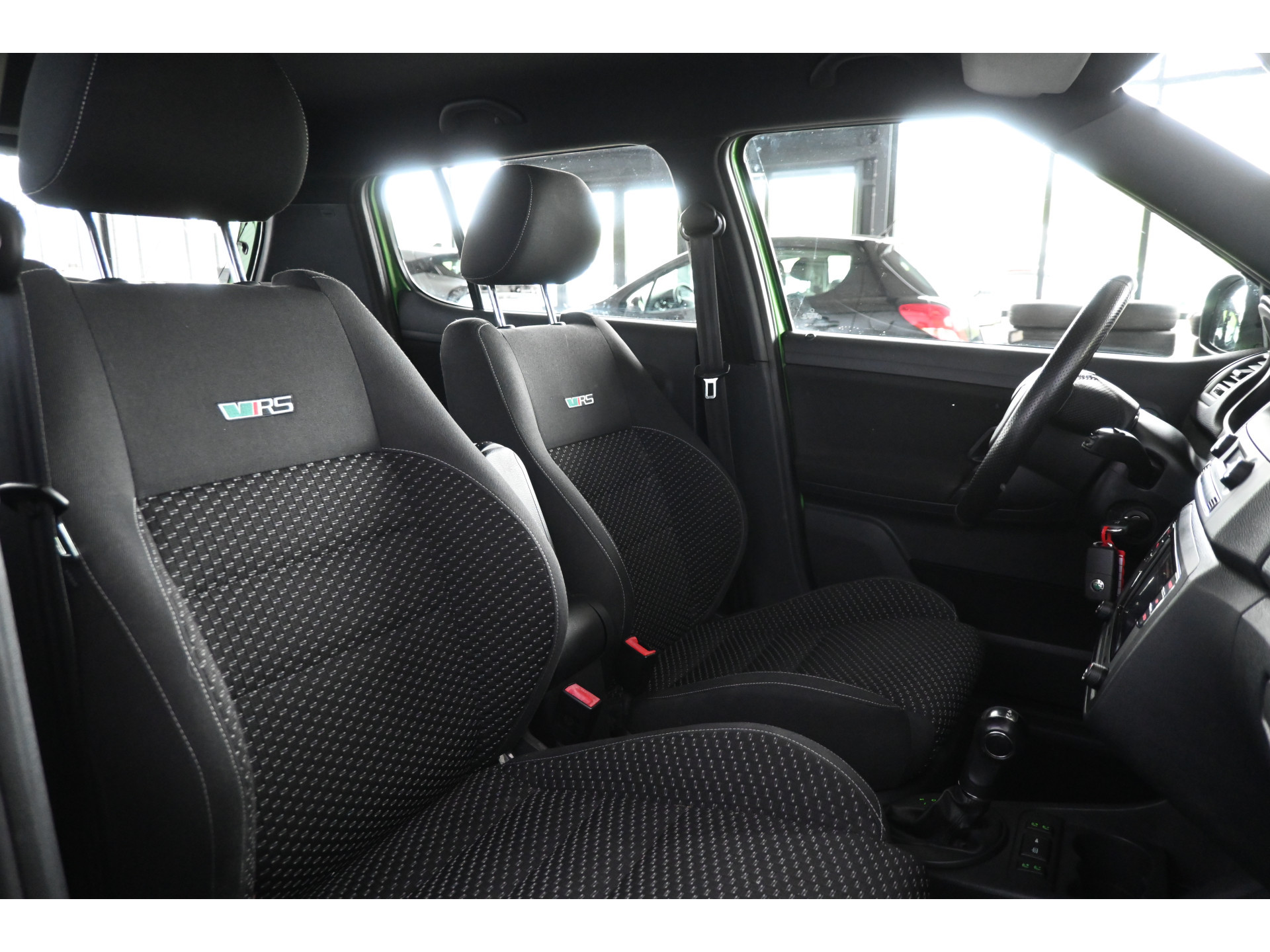 ŠKODA Fabia 1.4 TSI RS 180PK! Automaat Clima Carplay Cruise Control Stoelverwarming Inruil Mogelijk!