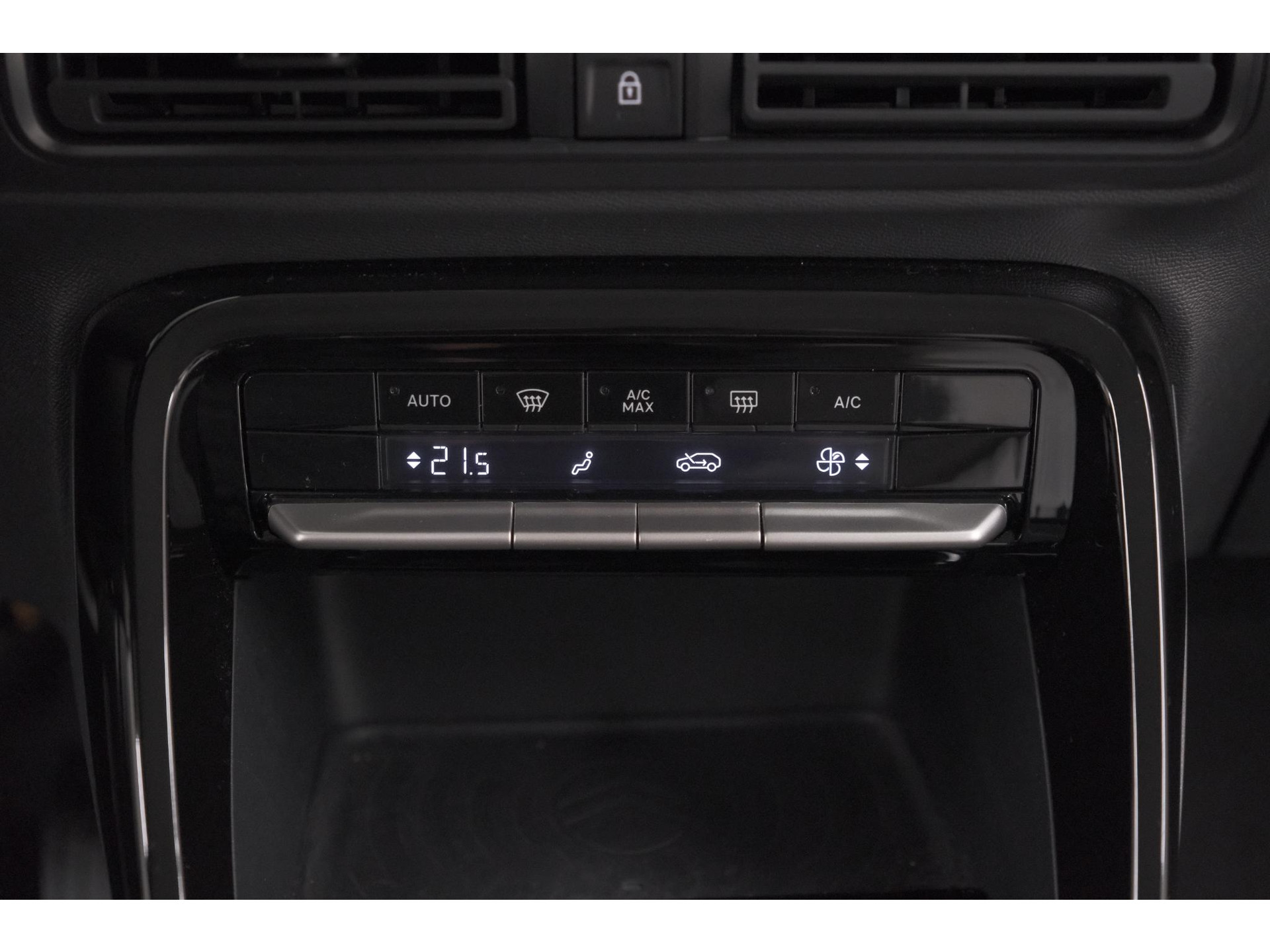 Citroen Ë-C3 Max 113pk 44 kWh | 7 KW Laadfunctie | Camera | Navigatie | Apple Carplay | Parkeersensoren