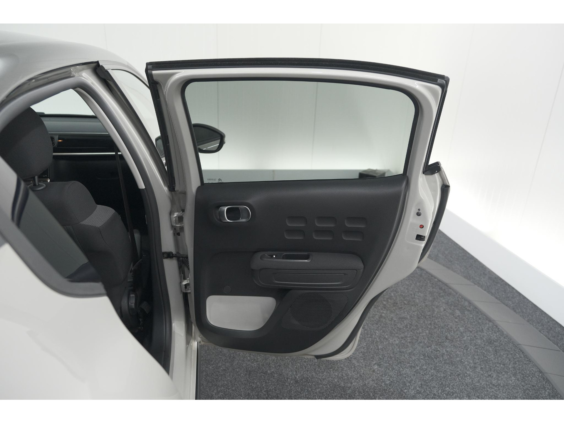 Citroen C3 PureTech 82 Feel Edition | Allseason Banden | Climate Control | Apple Carplay | Parkeersensoren