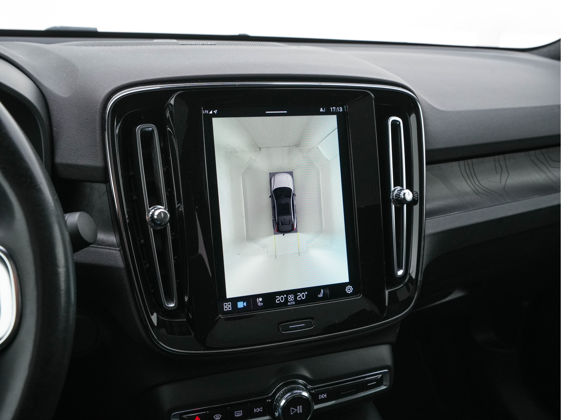 Volvo C40 Recharge Twin Intro Edition 78 kWh AWD [ 3-Fase ] {SOH-87%} (INCL-BTW) Aut. *HEATPUMP | PANO | LEATHER-ALCANTARA | DIGI-COCKPIT | FULL-LED | HARMAN/KARDON | TOPVIEW | NAVI-FULLMAP | ECC | PDC | KEYLESS | HEATED-SPORTSEATS | TOWBAR | PRIVACY-GLAS