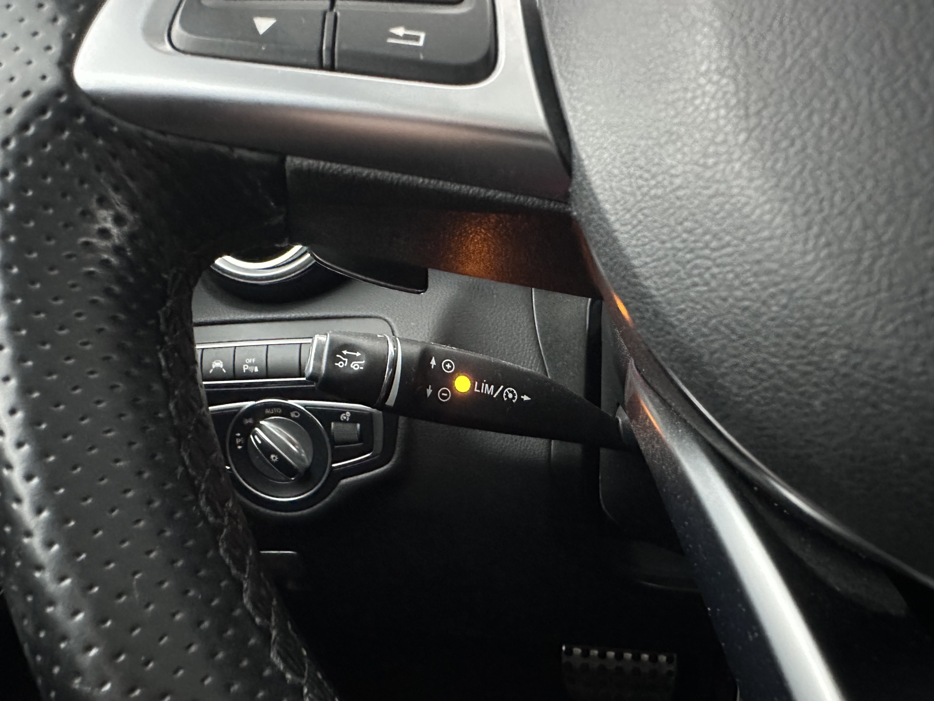 Mercedes-Benz GLC-klasse 350e 4MATIC Premium Plus Plug-in Aut. *LEATHER | FULL-LED | BLIND-SPOT | HEATED-SPORTSEATS | CAMERA | KEYLESS | AIR-SUSPENSION | ADAPTIVE-CRUISE | PRIVACY-GLASS | NAVI-FULLMAP | 20''ALU*