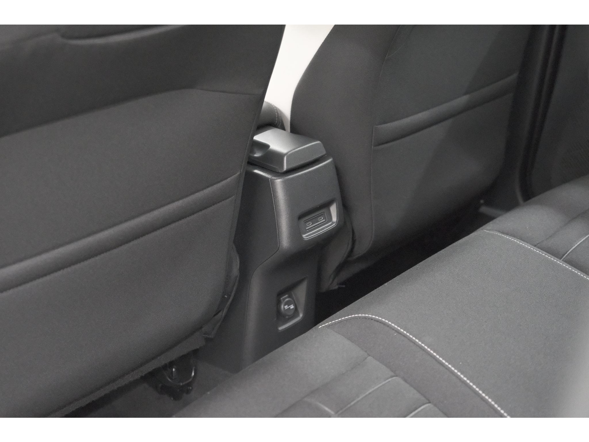 Citroen C3 1.2 Hybrid 110pk Max | Pack Winter | Camera | Navigatie | Parkeersensoren