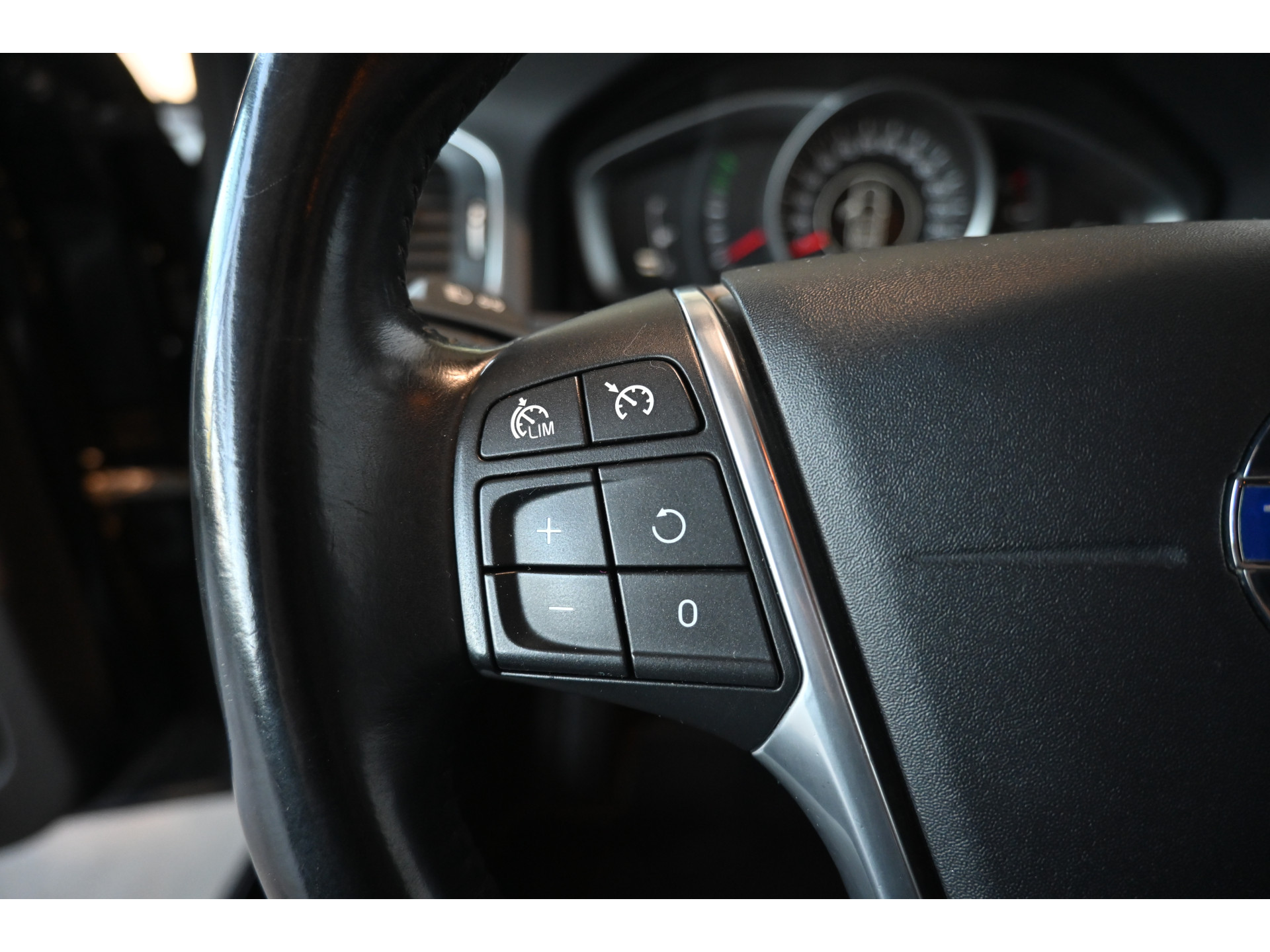 Volvo V60 1.6 D2 Summum Automaat Clima Navigatie Trekhaak Goed Onderhouden! Inruil Mogelijk!