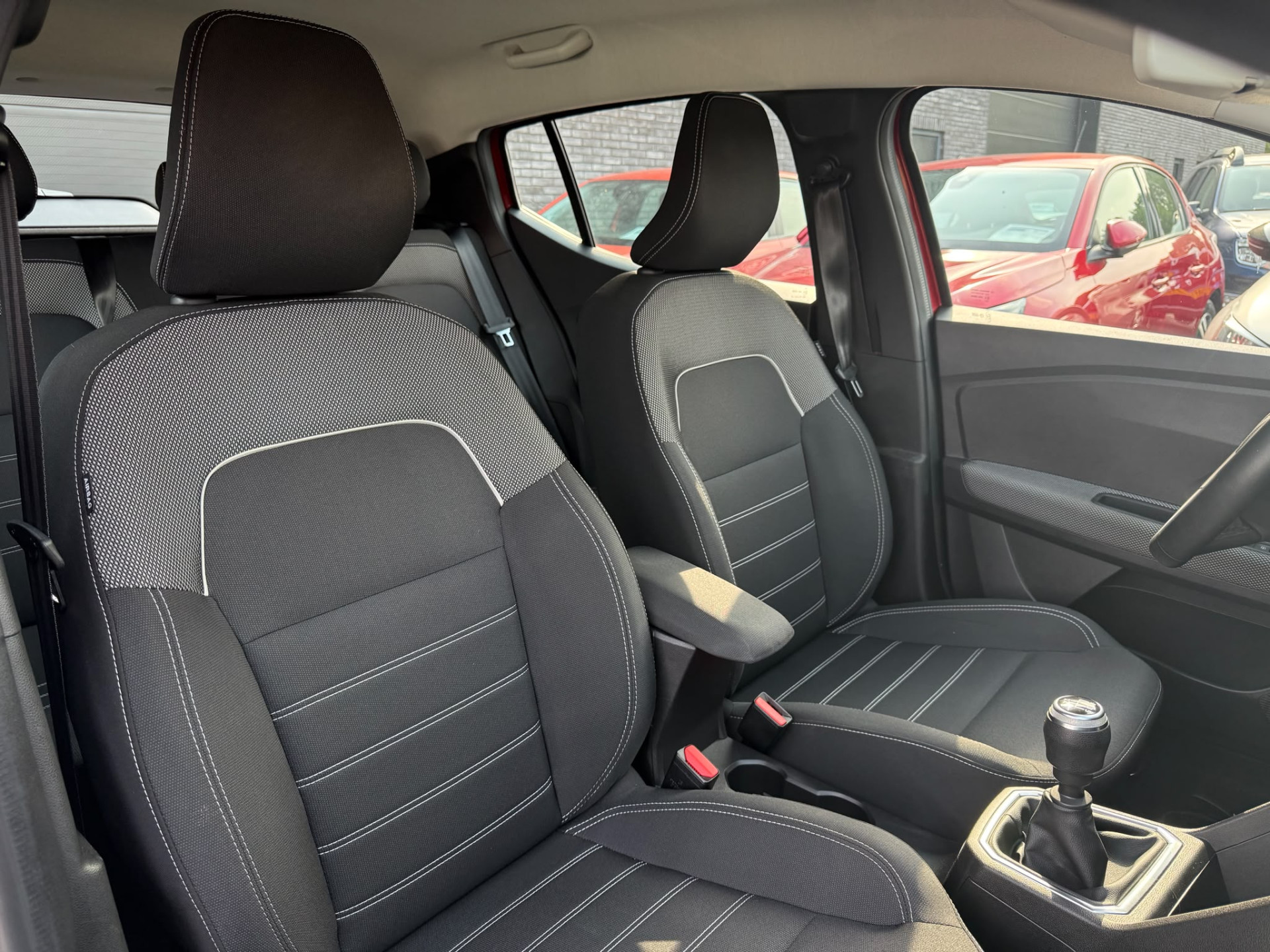 Dacia Sandero 1.0 TCe 90 Comfort | 2E EIGENAAR |3/6/12 MND GARANTIE | AIRCO | PDC | CAMERA | NAVI |