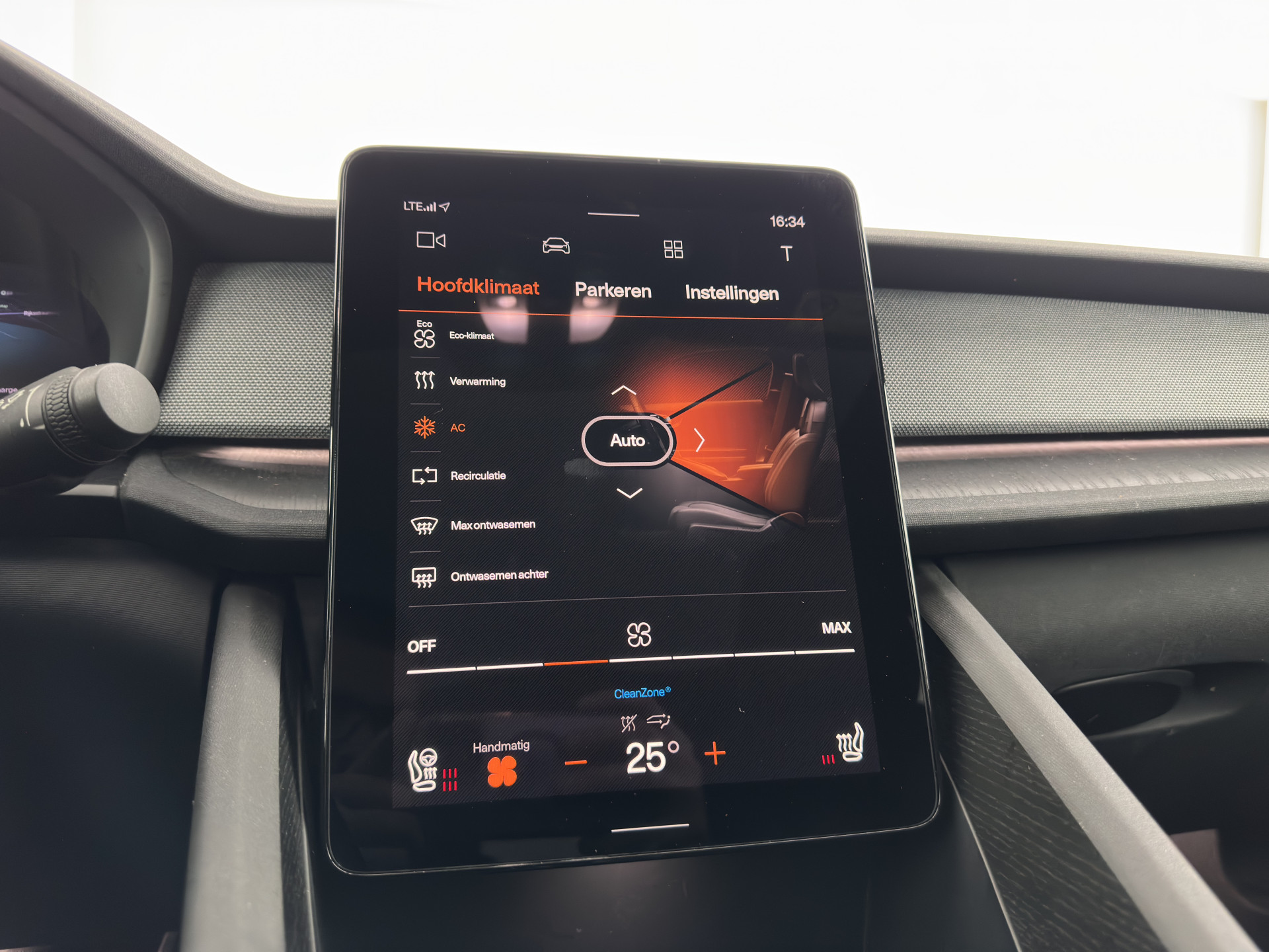 Polestar 2 Long Range Dual Motor Perfomance 78 kwh [ 3-Fase ]  { SOH-95% } (INCL-BTW) Aut. *PANO | NAVI-FULLMAP | HARMAN/KARDON-AUDIO | FULL-LED | KEYLESS | DIGI-COCKPIT | MEMORY-PACK |  CARPLAY | DAB+ | HEATED-SPORTSEATS | TOPVIEW | ADAPTIVE-CRUISE |  20