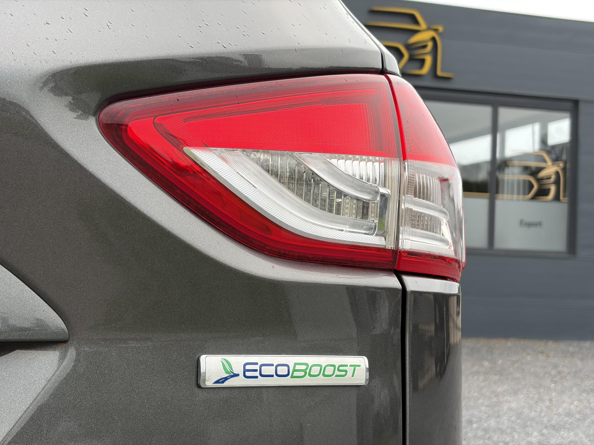 Ford Kuga 1.5 Titanium Plus 4WD ✓2e Eigenaar✓Camera✓183pk✓Trekhaak✓Leder✓Stoelverw✓Navi✓Clima✓Cruise✓Pdc V+A✓Elekt Stoelen✓Dodehoeksensor✓Net beurt gehad✓19''Lm velgen✓N.A.P✓Apk tot 08-2027