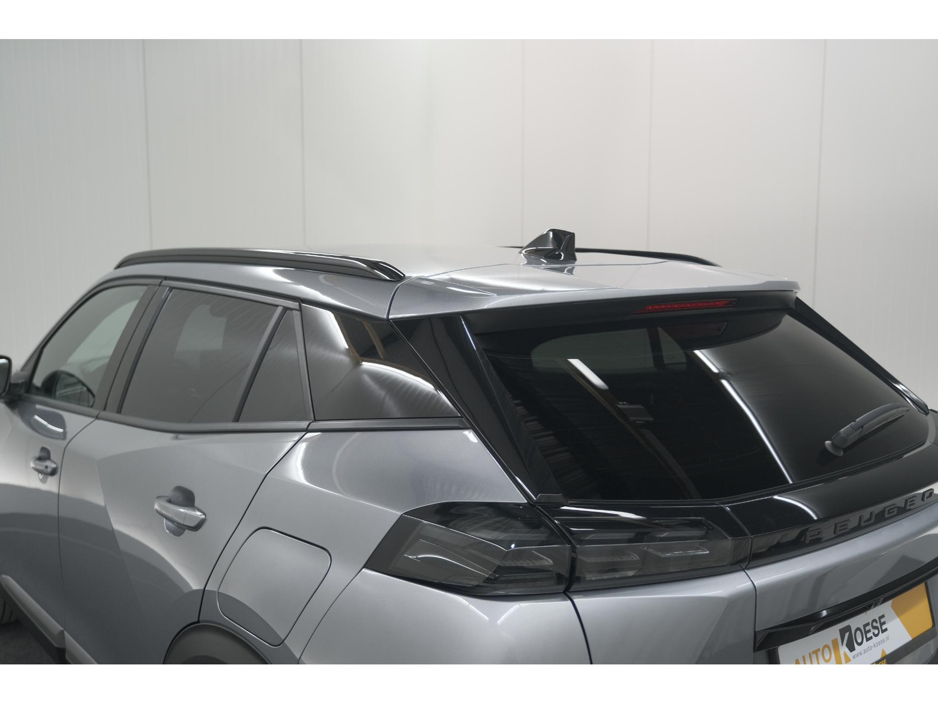 Peugeot 2008 PureTech 130 EAT8 Allure | Camera | Navigatie | Parkeersensoren | Apple Carplay