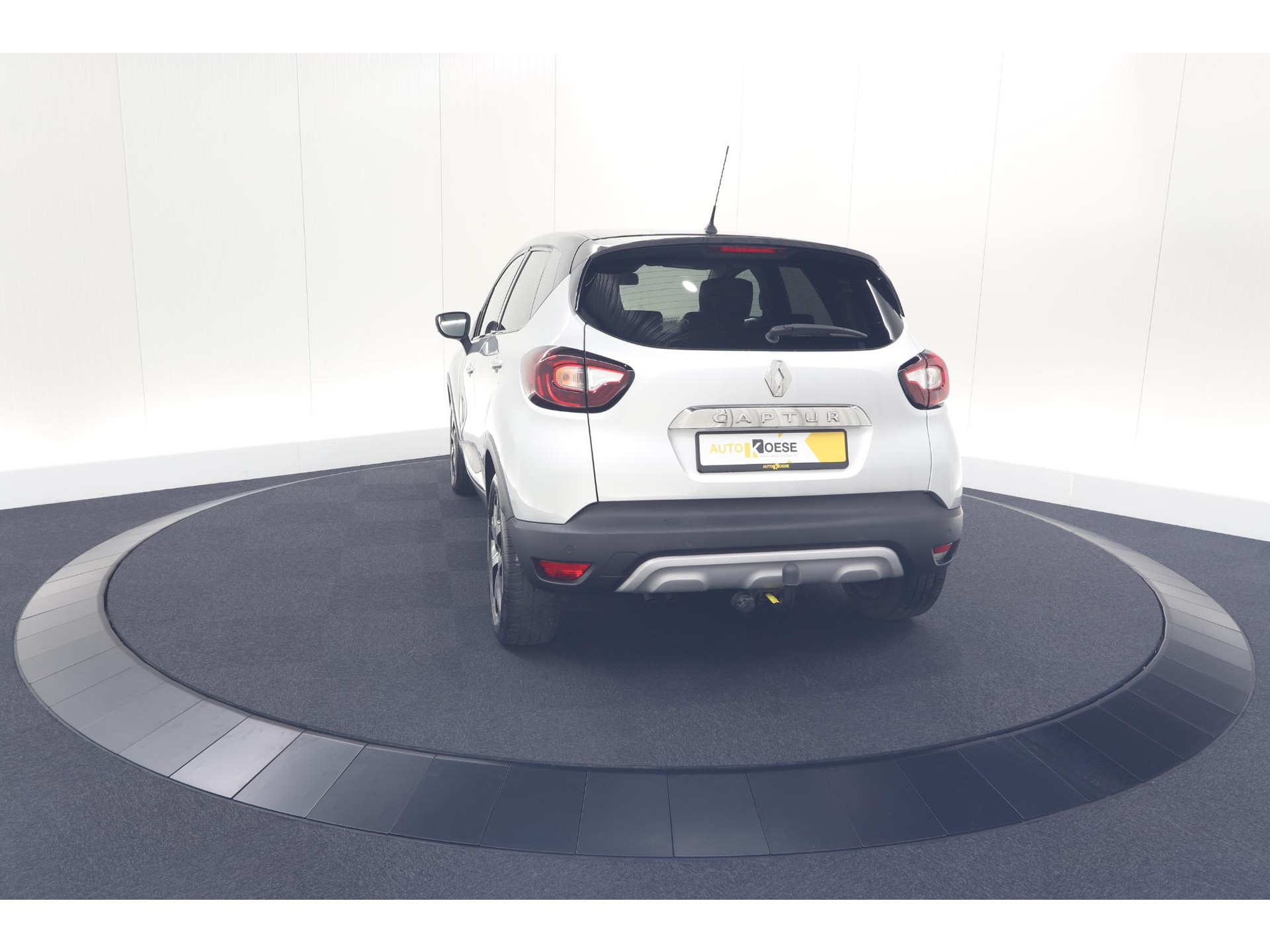 Renault Captur TCe 150 EDC Intens | Trekhaak | Navigatie | Parkeersensoren