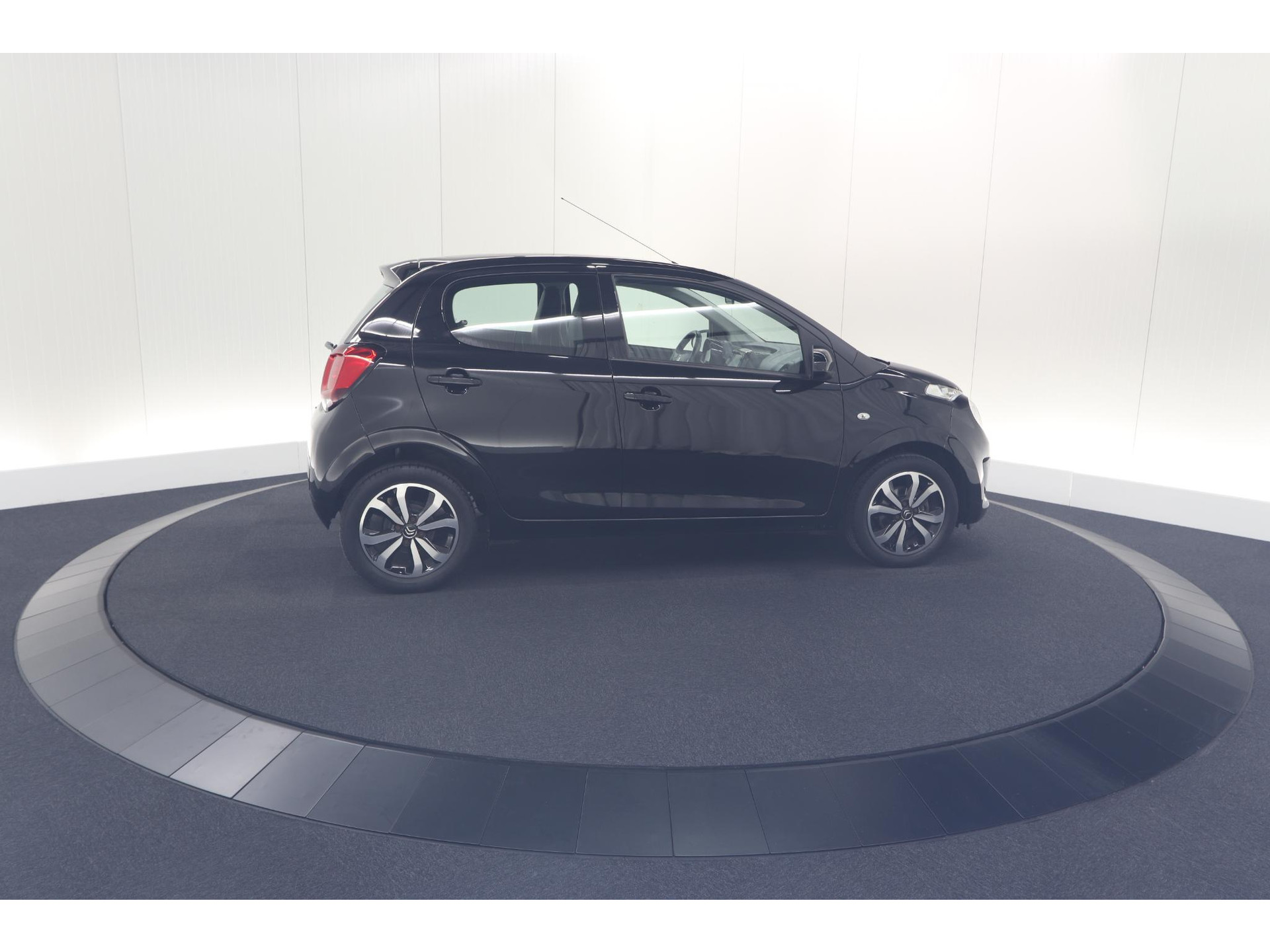 Citroen C1 1.0 VTi Shine | Automaat | Stoelverwarming | Camera | Lederen bekleding