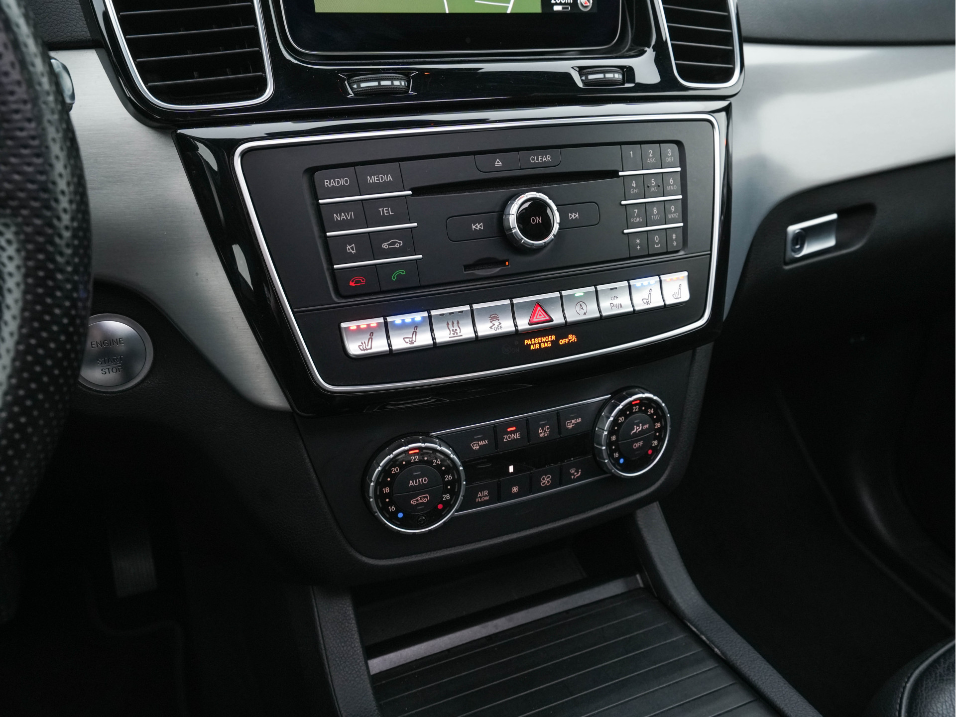 Mercedes-Benz GLS 350 d 4MATIC AMG-Line [ 7-Pers ] *PANO | LEATHER | FULL-LED | DISTRONIC | NAVI-FULLMAP | HEAT/COLD-COMFORTSEATS | BLINDSPOT | MEMORY-PACK | HARMAN/KARDON | TOPVIEW | KEYLESS | SHIFTPADDLES | PRIVACY-GLASS | TOWBAR | 21''ALU*