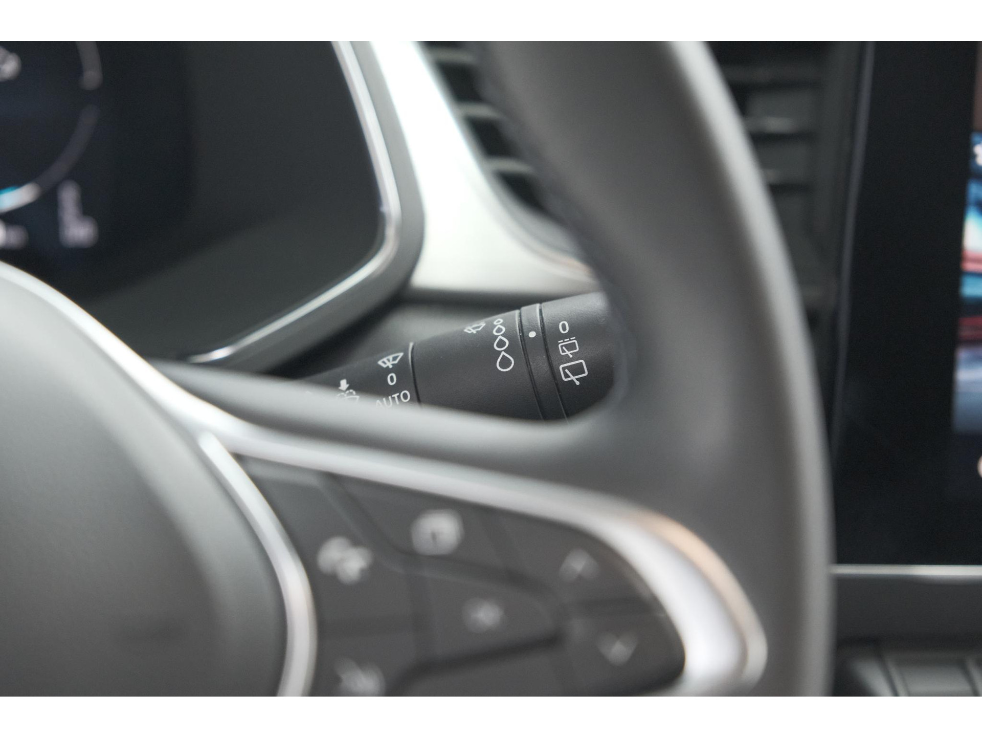 Renault Captur 1.6 E-Tech Plug-in Hybrid 160 Intens | Allseason Banden | Camera | 9.3 Inch Grootscherm | Apple Carplay