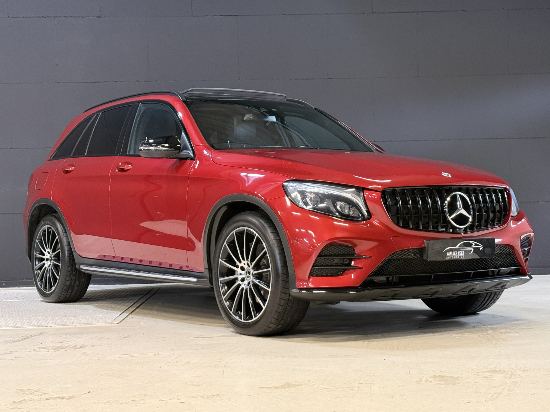 Mercedes-Benz GLC-klasse 250 4MATIC AMG Line Premium | Panoramadak | Stoelverwarming | Camera