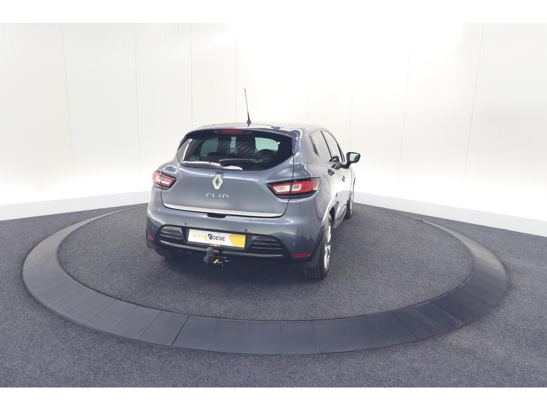 Renault Clio 1.2 Limited | Trekhaak | Navigatie | Parkeersensoren | Climate Control