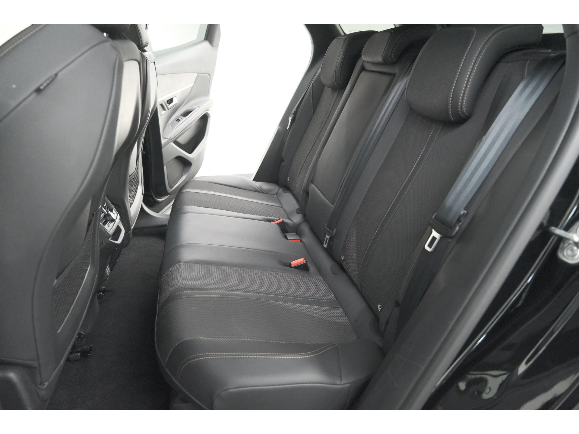 Peugeot 3008 1.2 Hybrid 136 GT | 360 Camera | Adaptieve Cruise Control | Elektronische Kofferklep | Navigatie