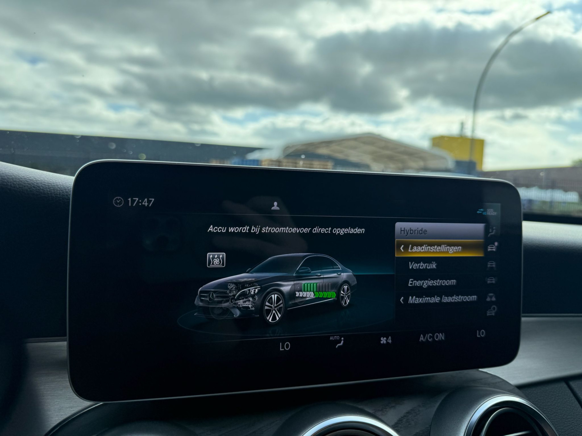 Mercedes-Benz C-klasse 300 e Advantage Pack | 3/6/12MND GARANTIE | AUTOMAAT | CRUISE | LED | LEDER | 360 CAMERA | SFEER | CARPLAY | NAVI |