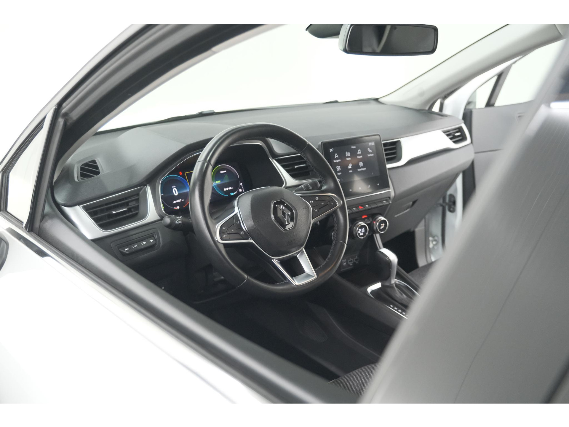 Renault Captur 1.6 E-Tech Plug-in Hybrid 160 Intens | Trekhaak | Camera | Navigatie | Parkeersensoren | Pack Winter