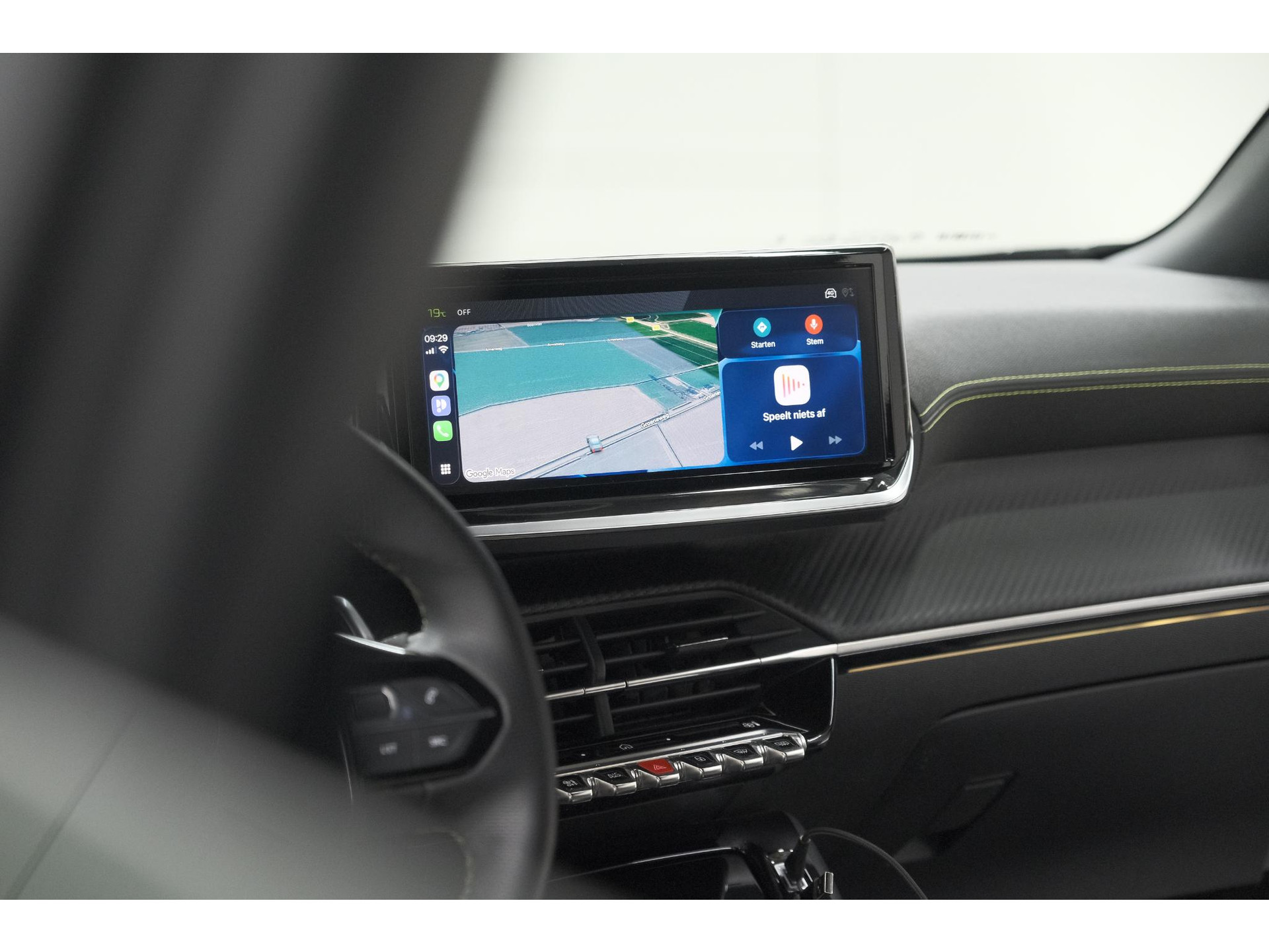 Peugeot 2008 PureTech 130 EAT8 GT | Camera | Apple Carplay | Parkeersensoren | 17 Inch Lichtmetalen Velgen